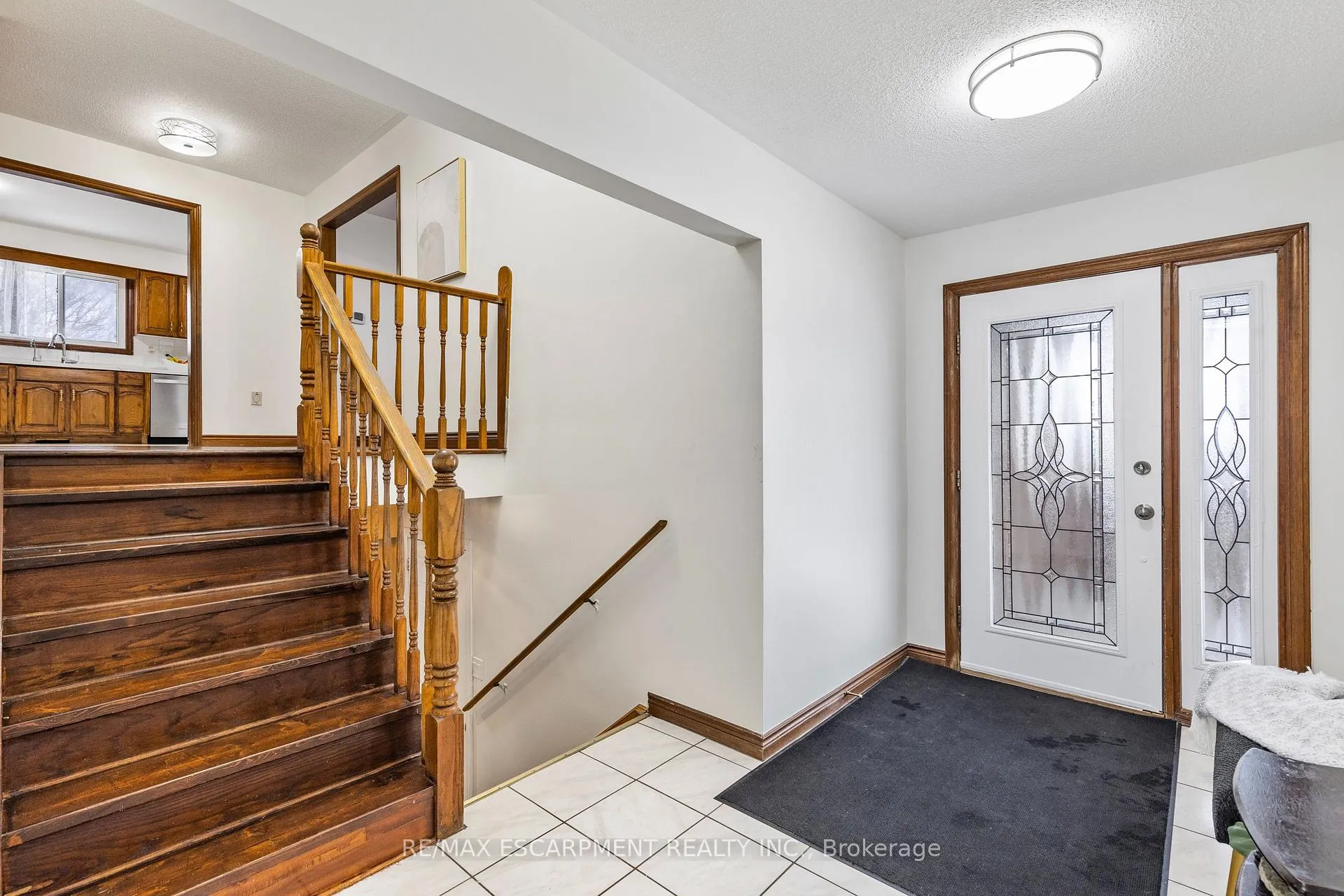 Photo 5 of 739 Mud Street, Hamilton, Stoney Creek Mountain — HOMEH