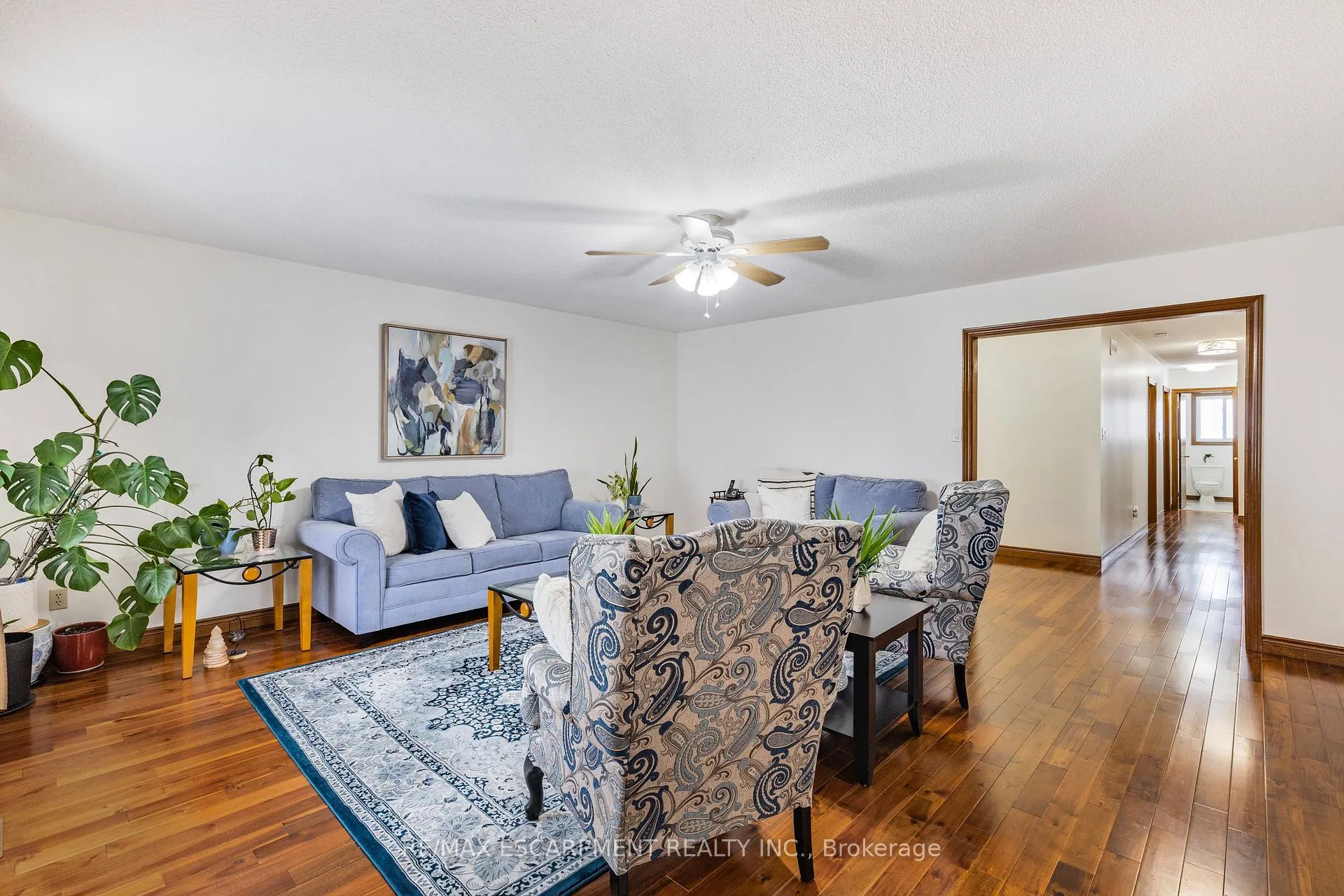 Photo 8 of 739 Mud Street, Hamilton, Stoney Creek Mountain — HOMEH
