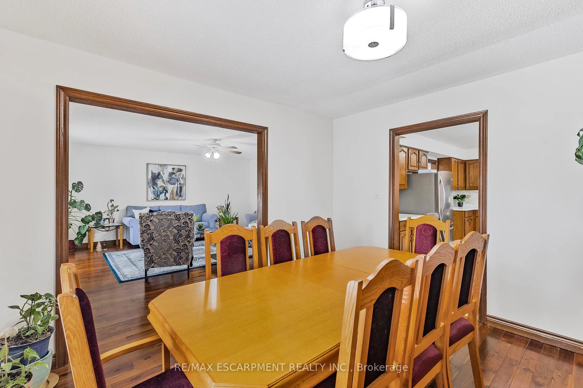 Photo 9 of 739 Mud Street, Hamilton, Stoney Creek Mountain — HOMEH