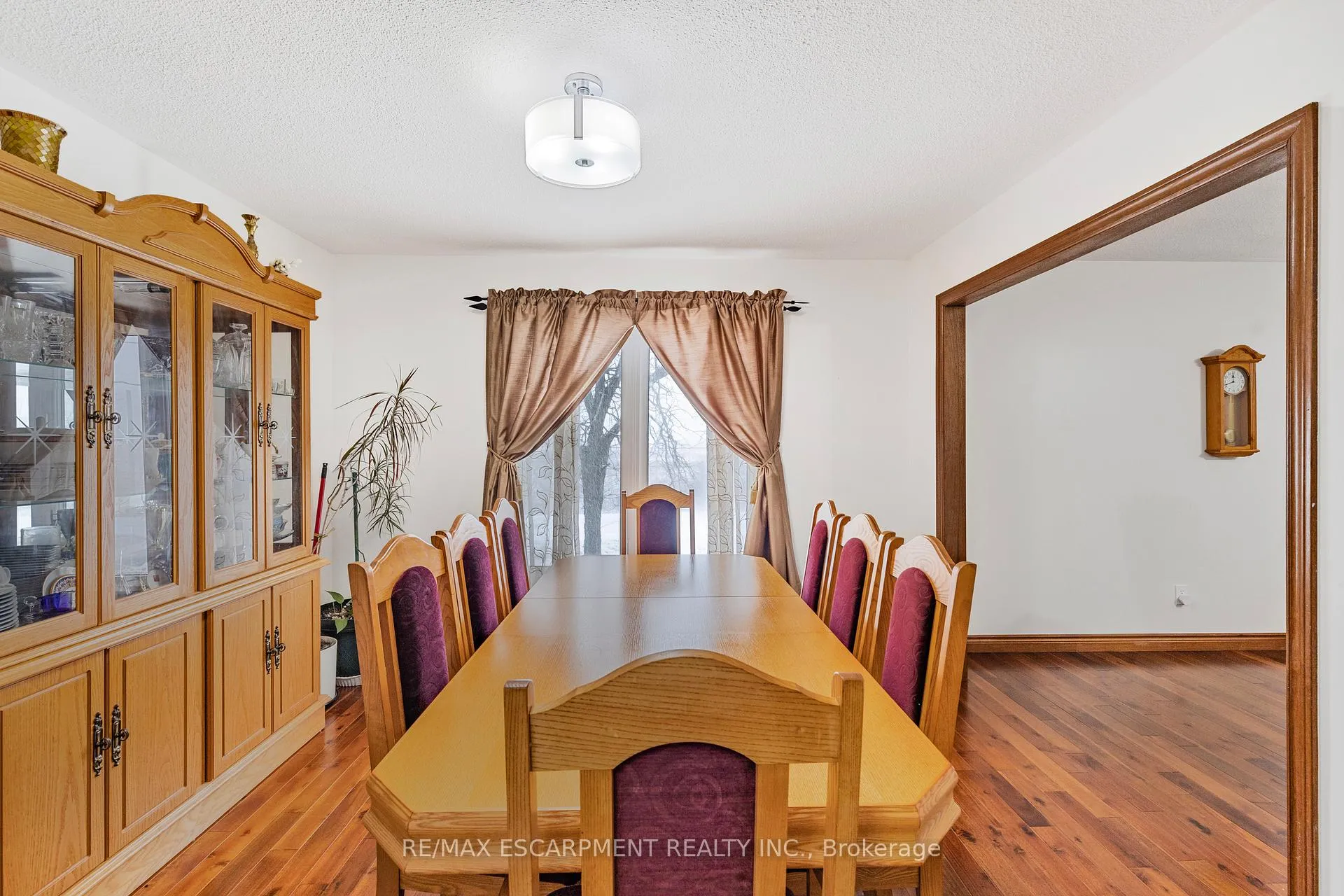 Photo 10 of 739 Mud Street, Hamilton, Stoney Creek Mountain — HOMEH