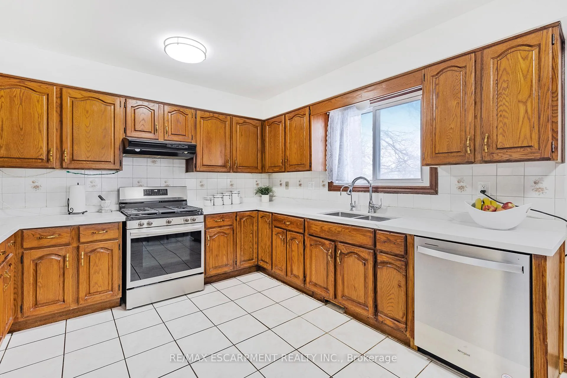 Photo 12 of 739 Mud Street, Hamilton, Stoney Creek Mountain — HOMEH