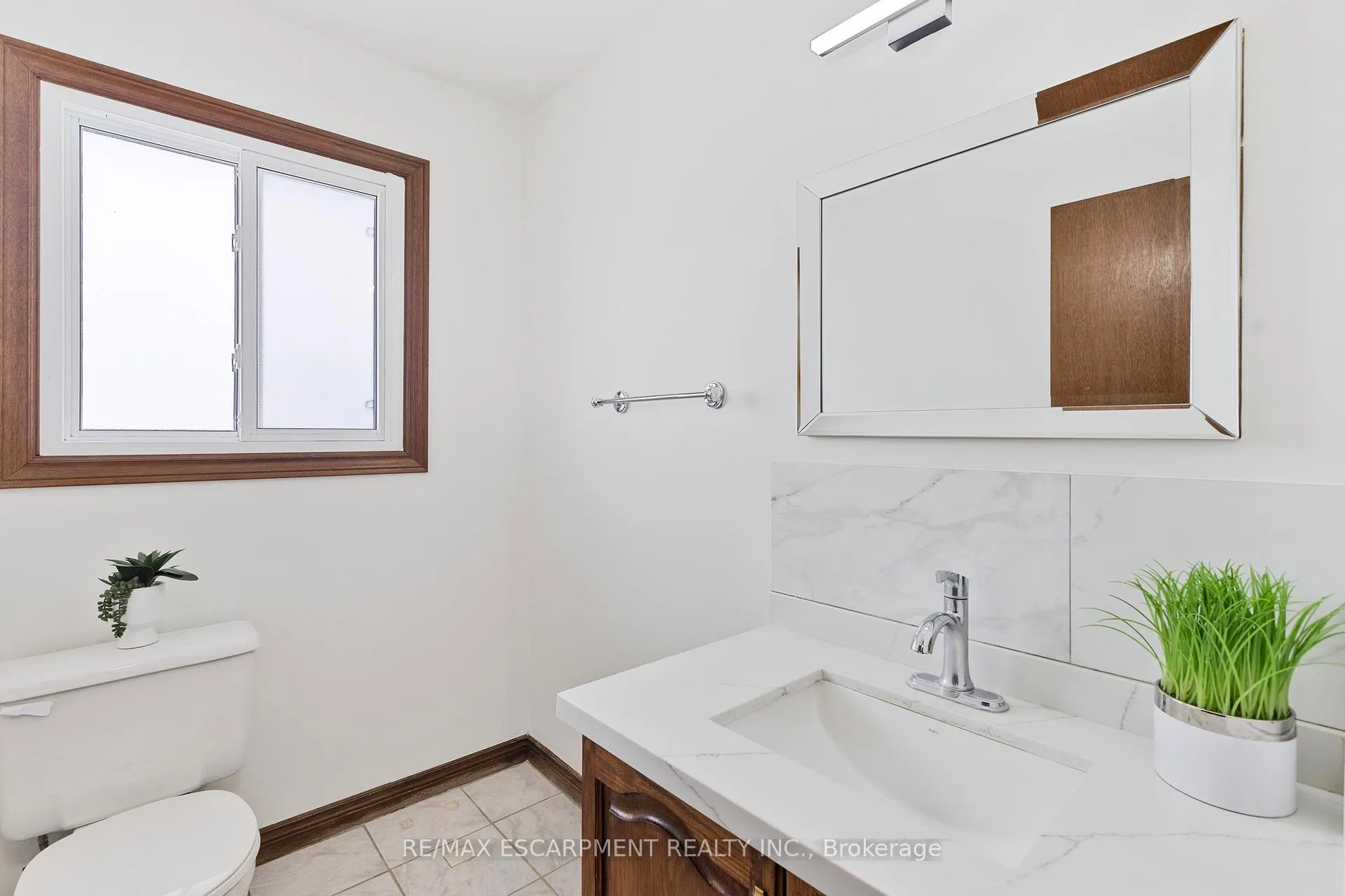 Photo 21 of 739 Mud Street, Hamilton, Stoney Creek Mountain — HOMEH