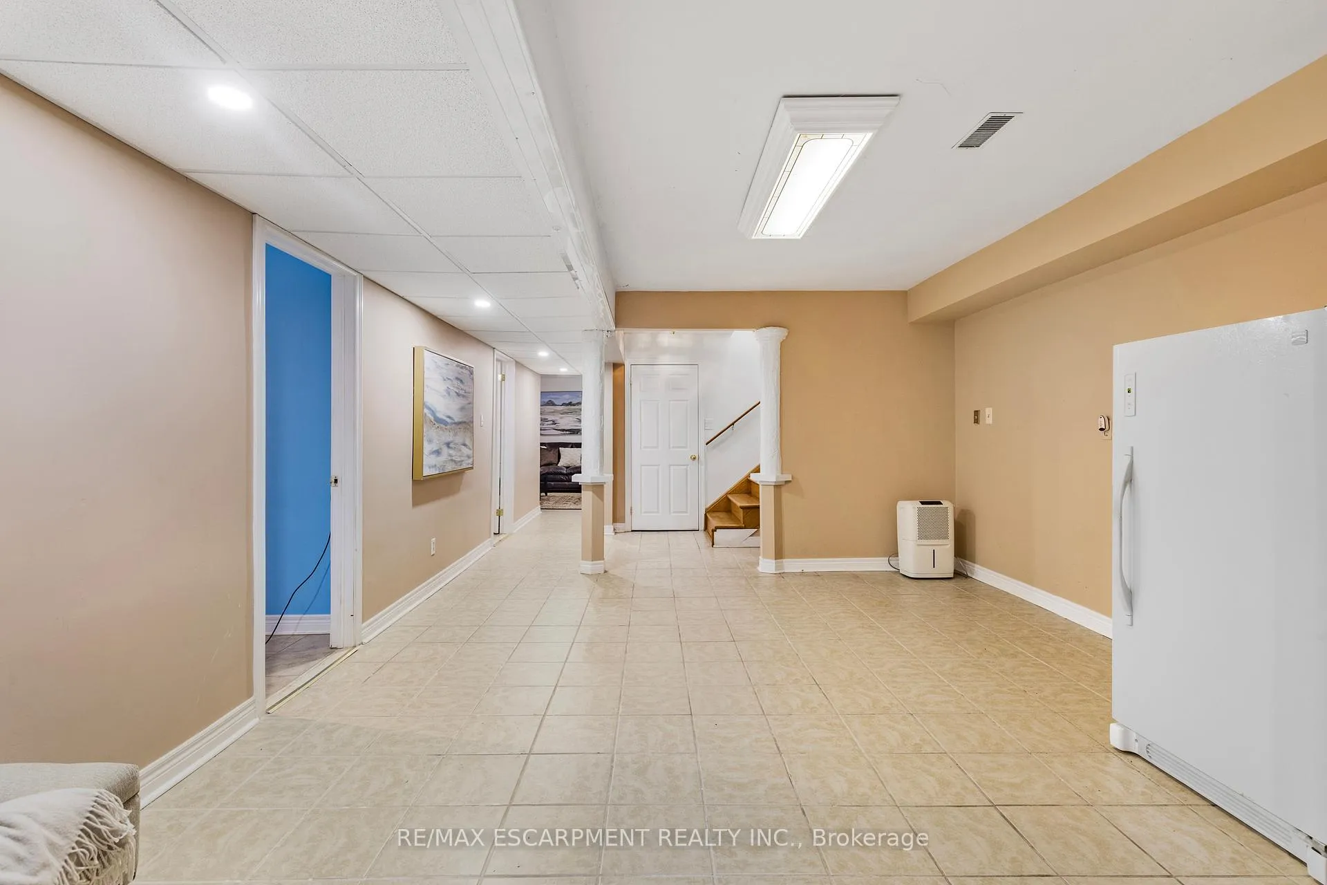 Photo 22 of 739 Mud Street, Hamilton, Stoney Creek Mountain — HOMEH