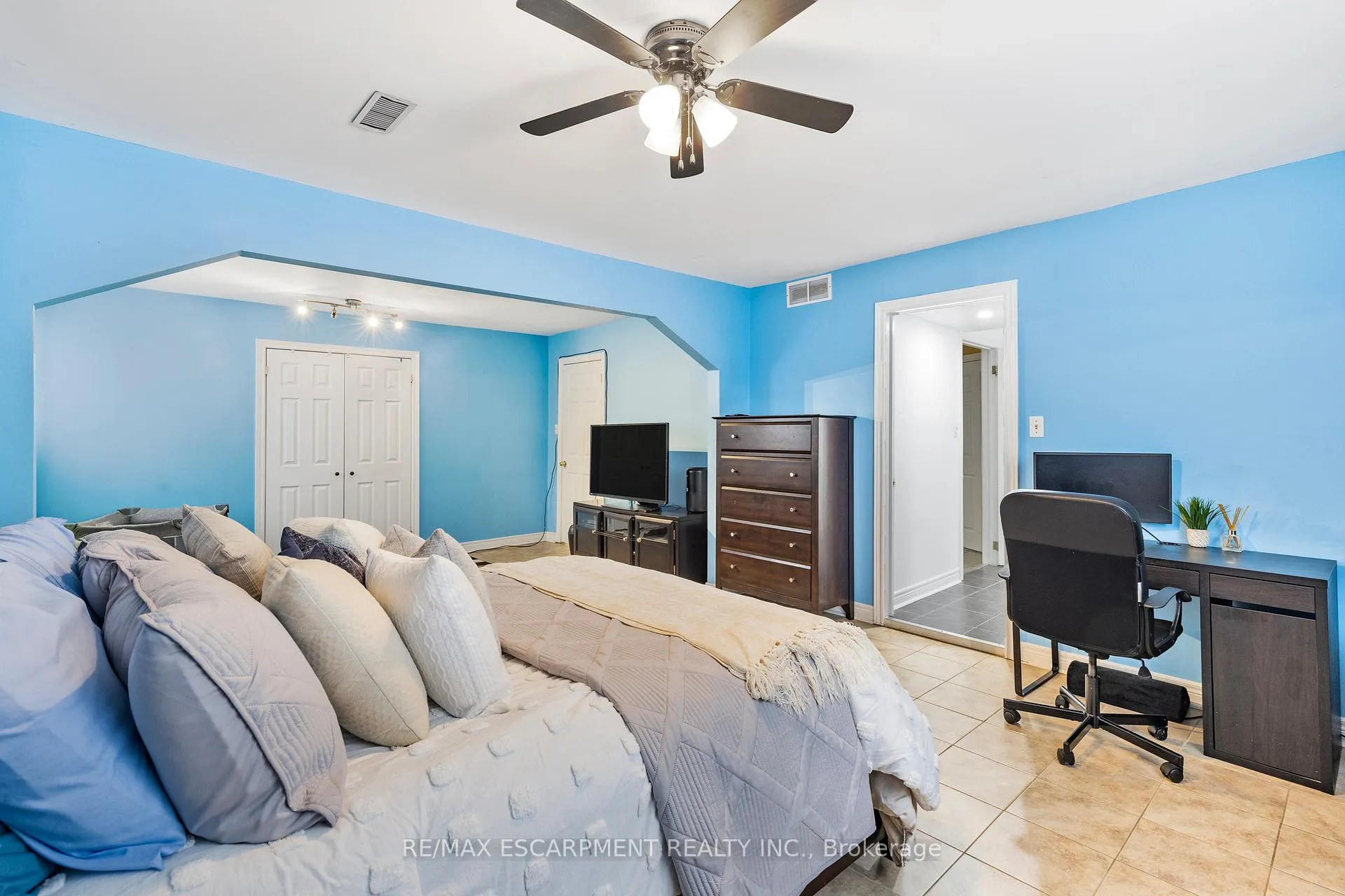 Photo 27 of 739 Mud Street, Hamilton, Stoney Creek Mountain — HOMEH