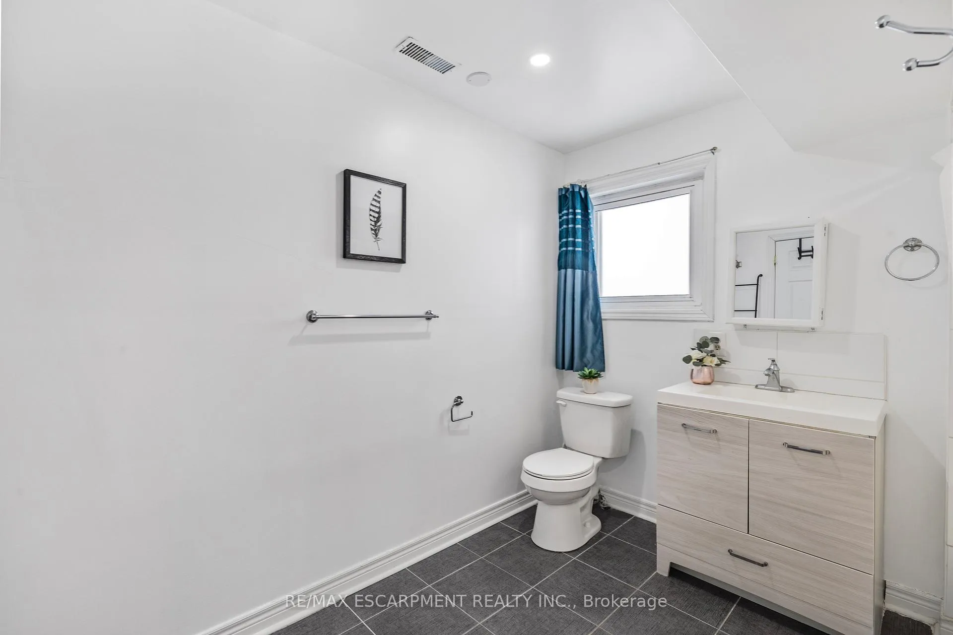 Photo 29 of 739 Mud Street, Hamilton, Stoney Creek Mountain — HOMEH