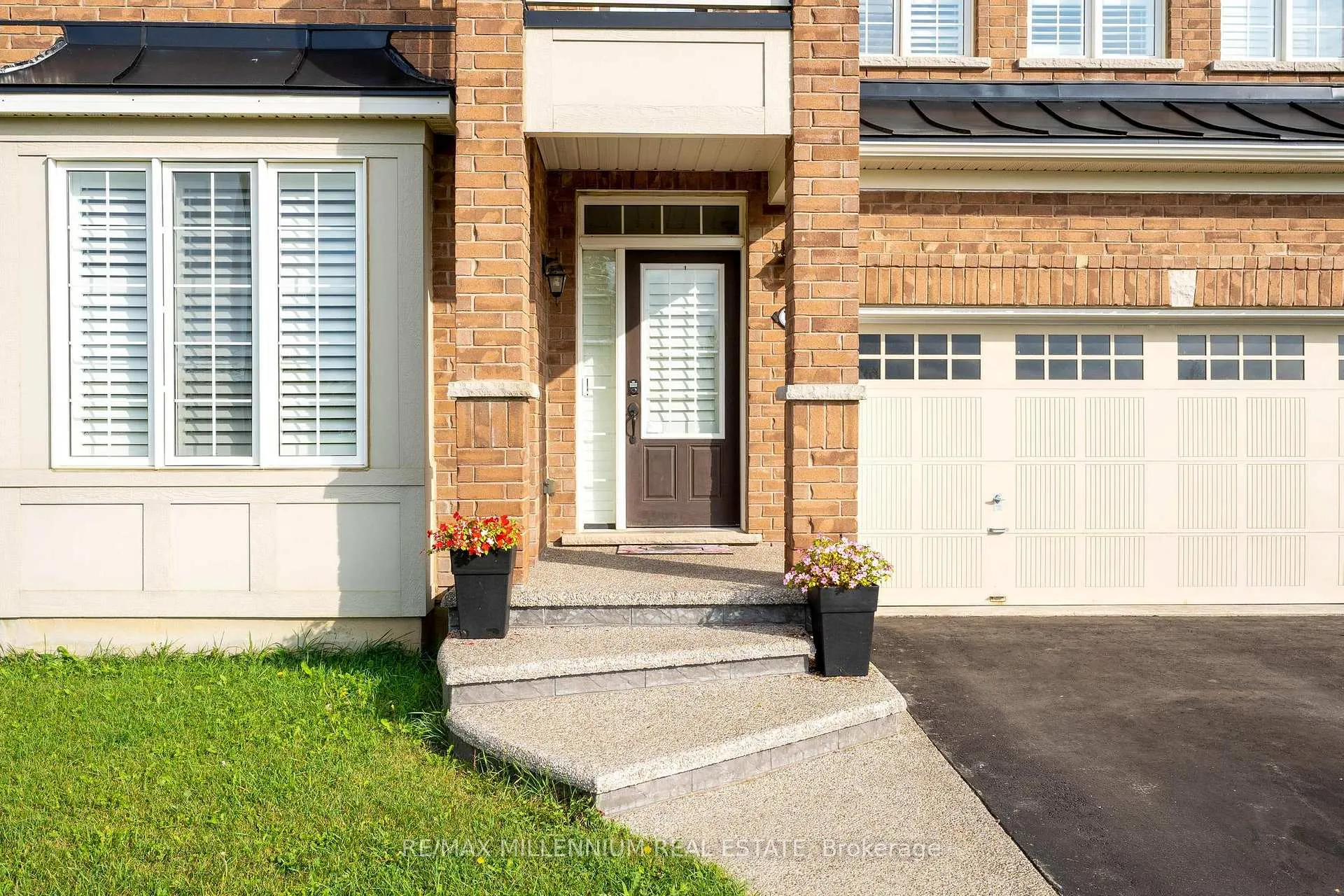 Photo 3 of 71 Cook Street, Hamilton, Binbrook — HOMEH