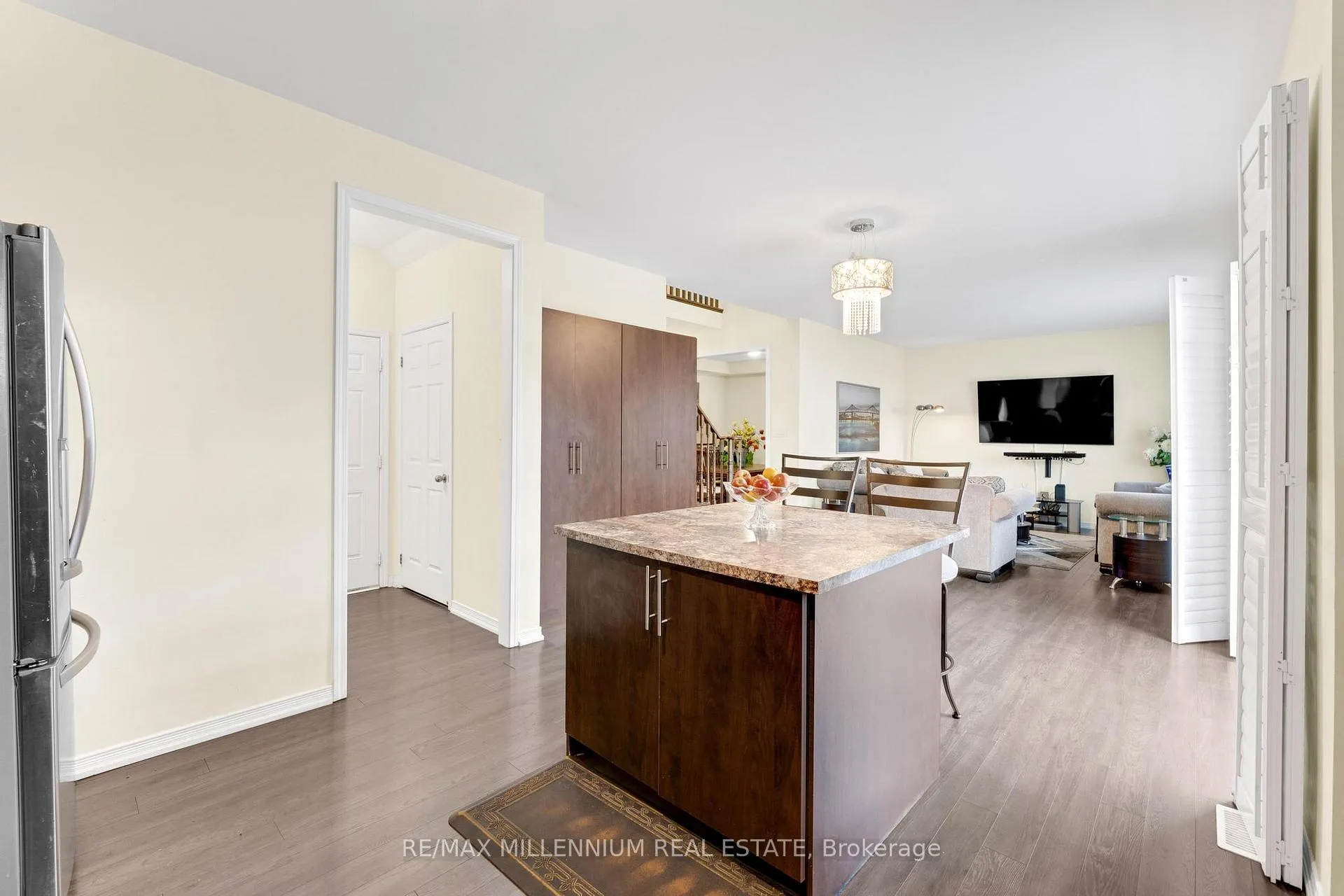 Photo 10 of 71 Cook Street, Hamilton, Binbrook — HOMEH