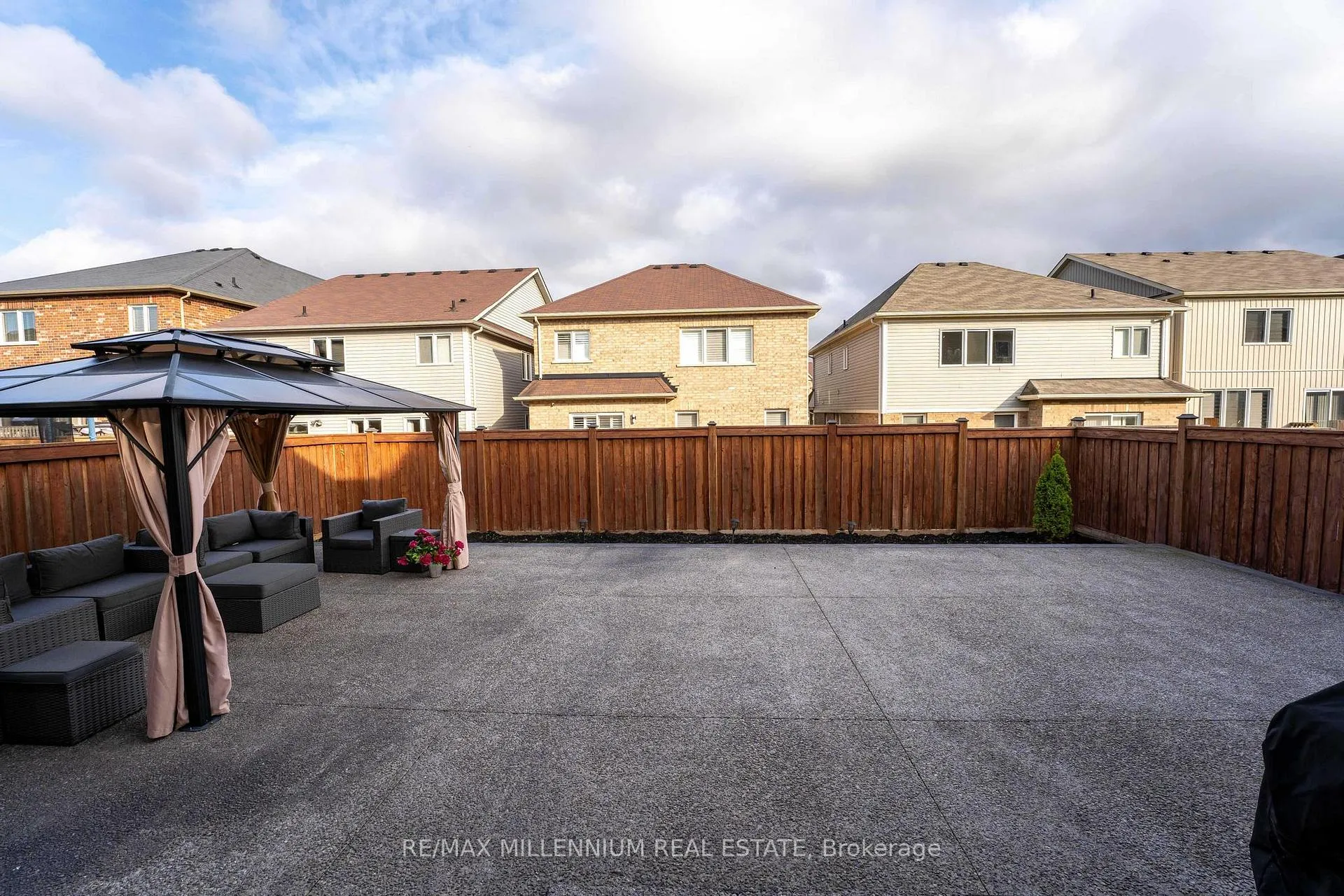 Photo 33 of 71 Cook Street, Hamilton, Binbrook — HOMEH