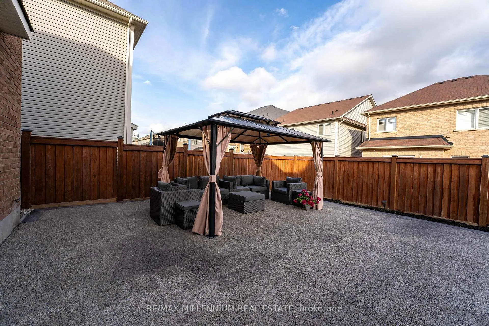 Photo 34 of 71 Cook Street, Hamilton, Binbrook — HOMEH
