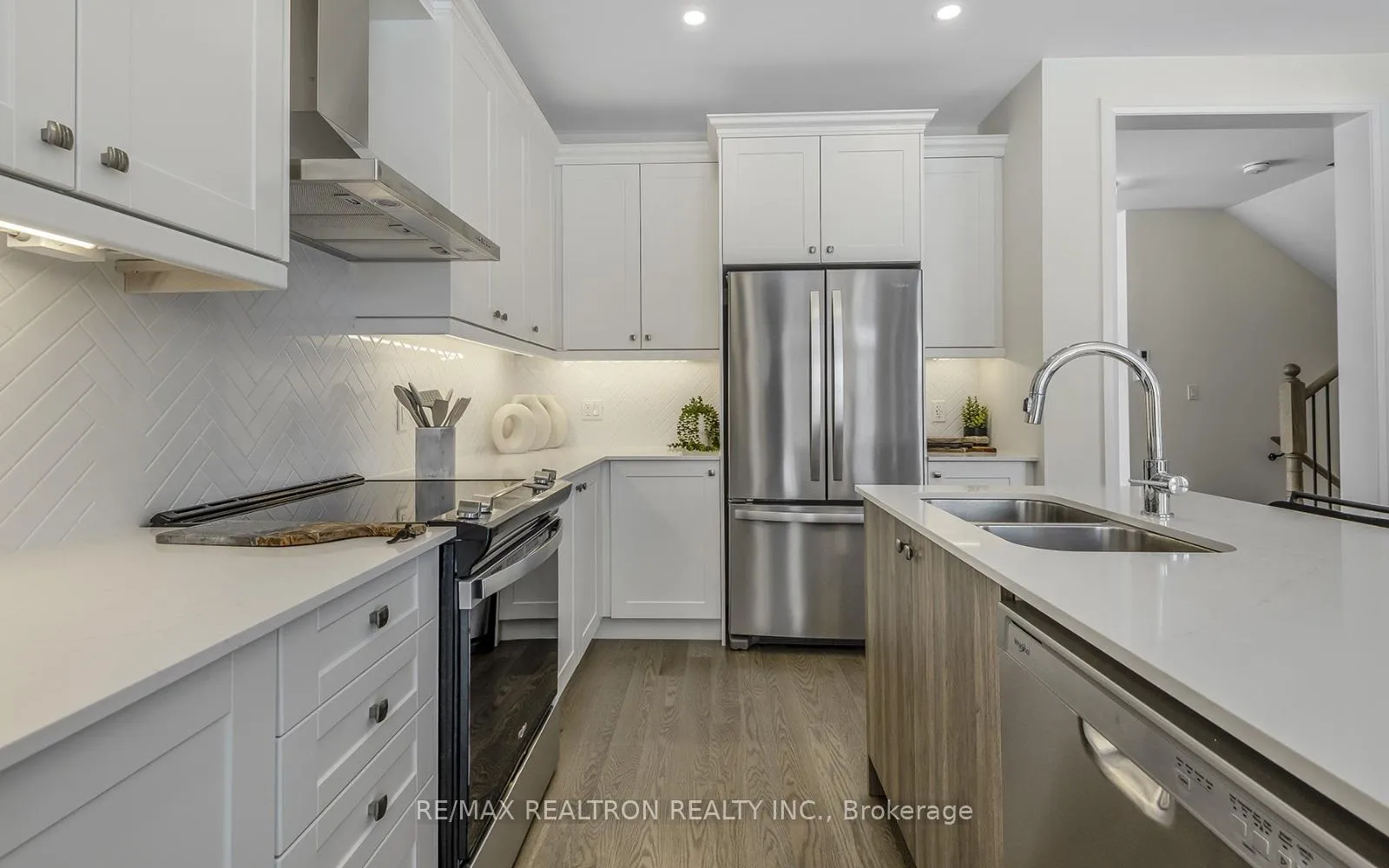 Photo 9 of 111 Calypso Avenue, Springwater, Minesing — HOMEH