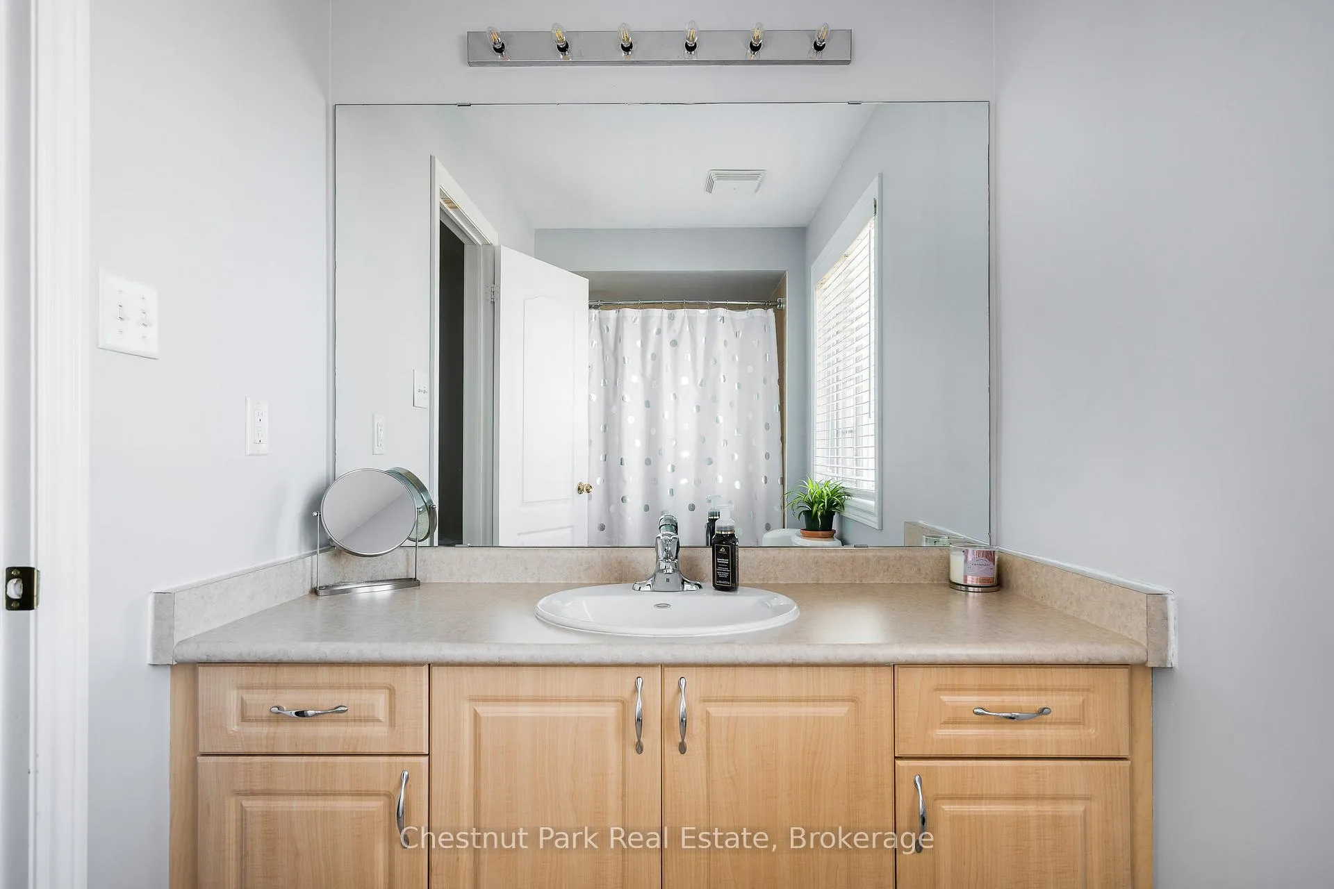 Photo 20 of 19 Admiral Crescent, Essa, Angus — HOMEH