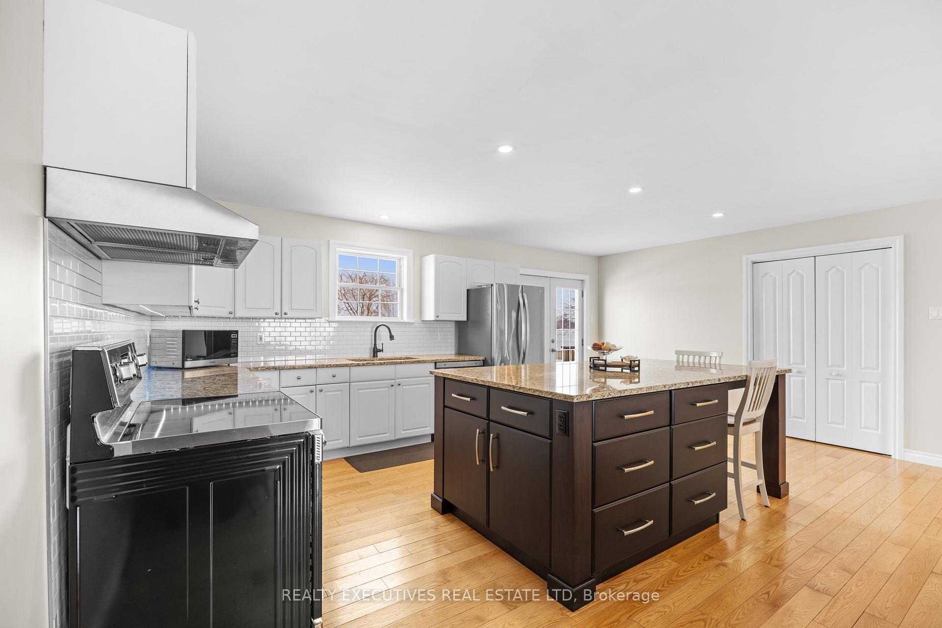 Photo 8 of 502 County Rd 21, Edwardsburgh/Cardinal, Edwardsburgh/Cardinal Twp — HOMEH
