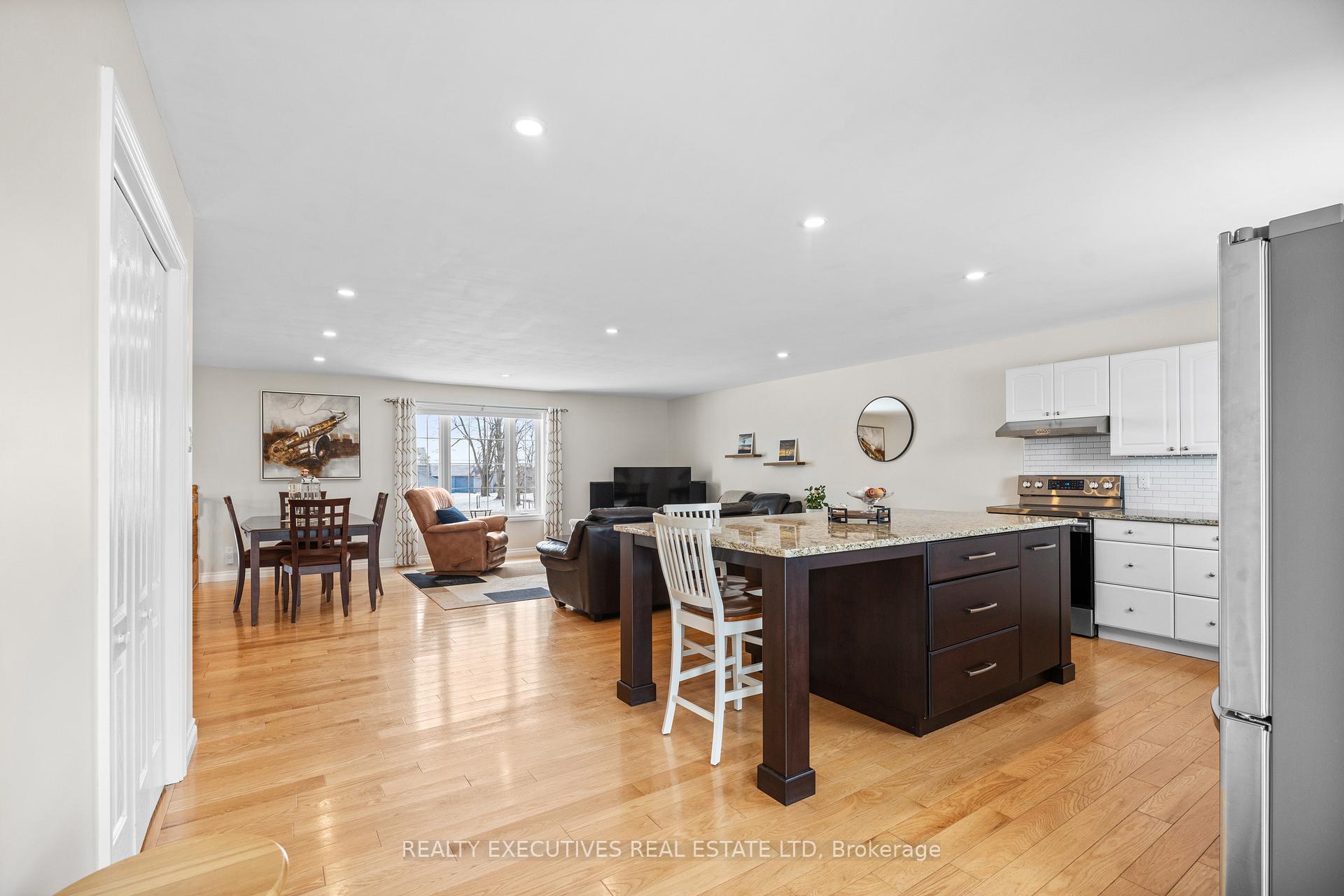 Photo 9 of 502 County Rd 21, Edwardsburgh/Cardinal, Edwardsburgh/Cardinal Twp — HOMEH