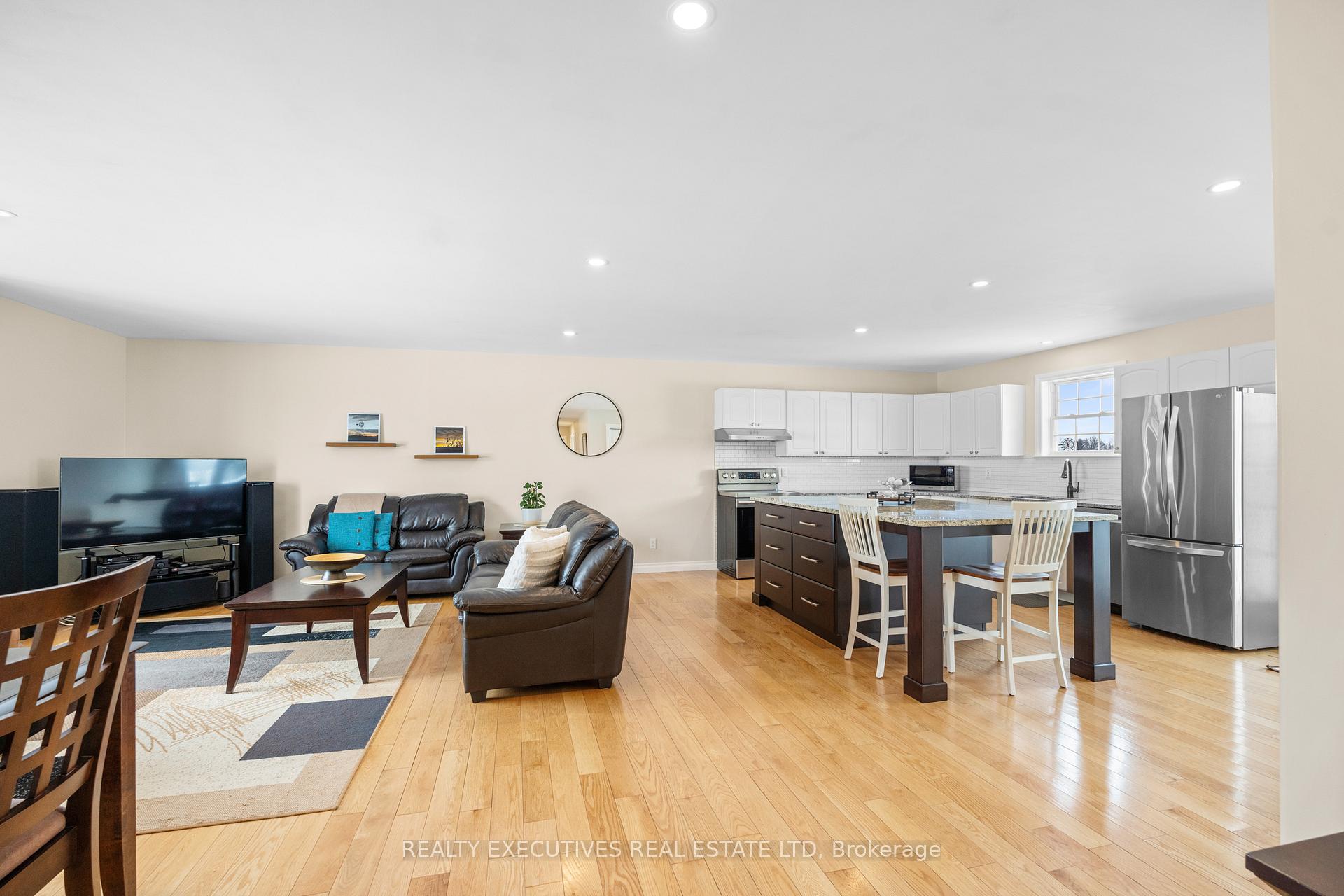 Photo 12 of 502 County Rd 21, Edwardsburgh/Cardinal, Edwardsburgh/Cardinal Twp — HOMEH