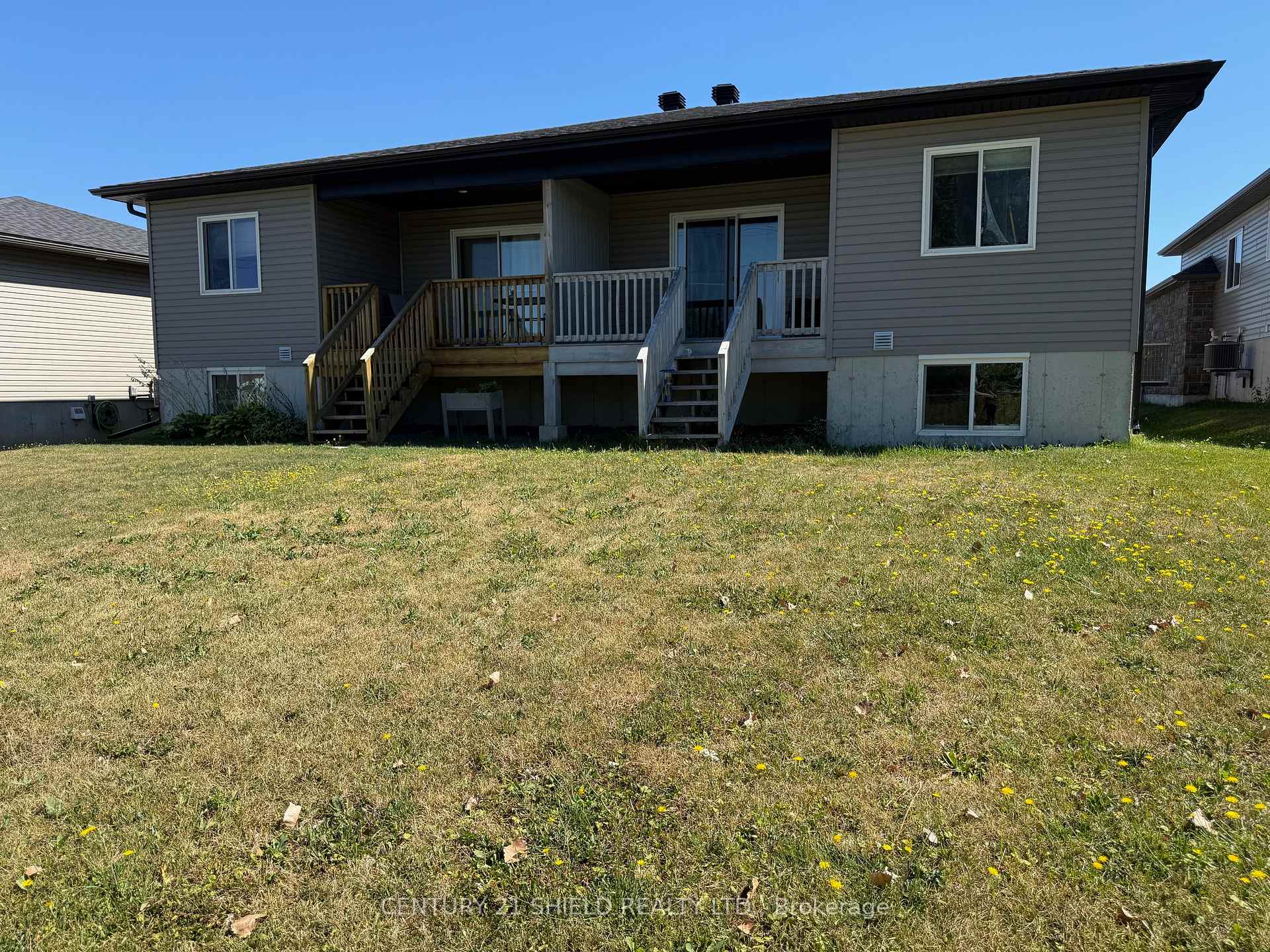 Photo 6 of 240 Glen Nora Drive, Cornwall — HOMEH