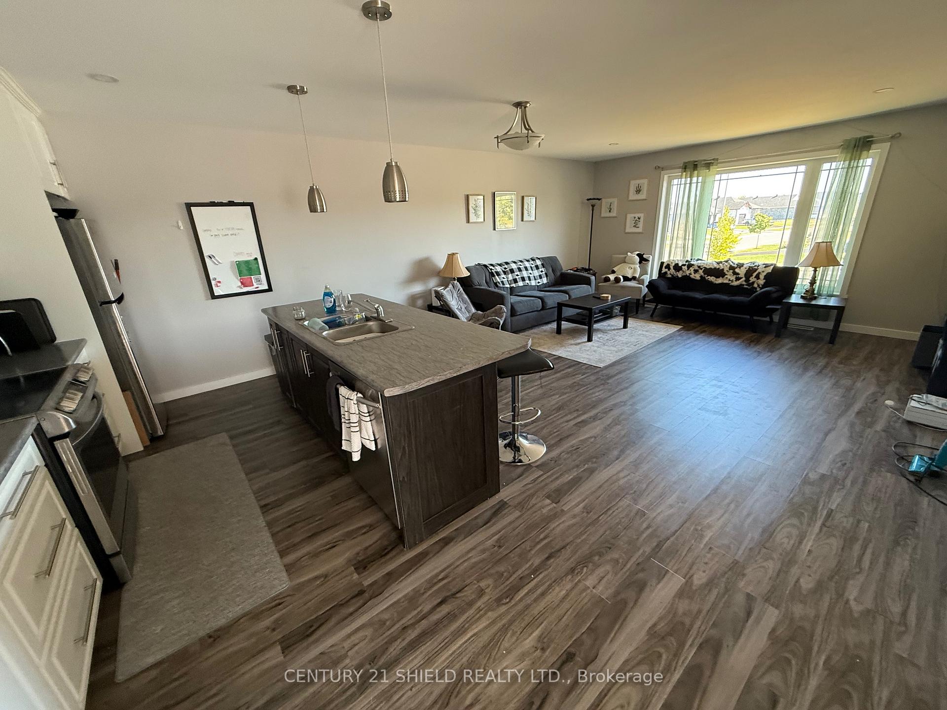 Photo 7 of 240 Glen Nora Drive, Cornwall — HOMEH