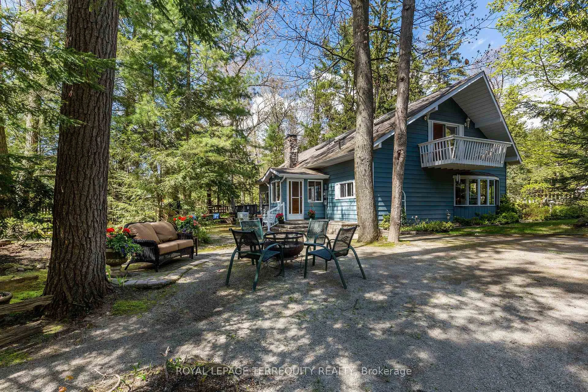Photo 7 of 19 Finley Drive, Tiny, Rural Tiny — HOMEH