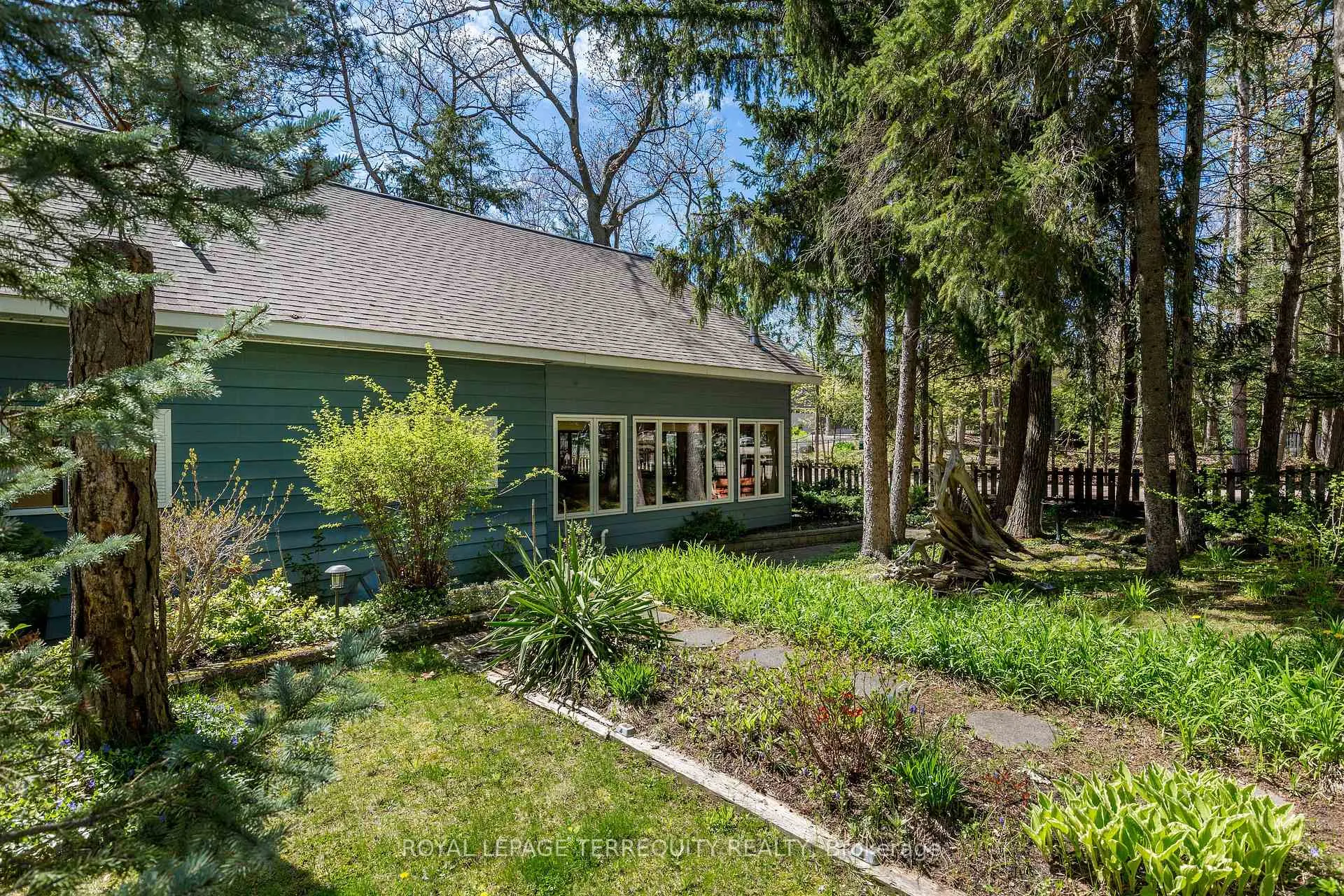 Photo 11 of 19 Finley Drive, Tiny, Rural Tiny — HOMEH