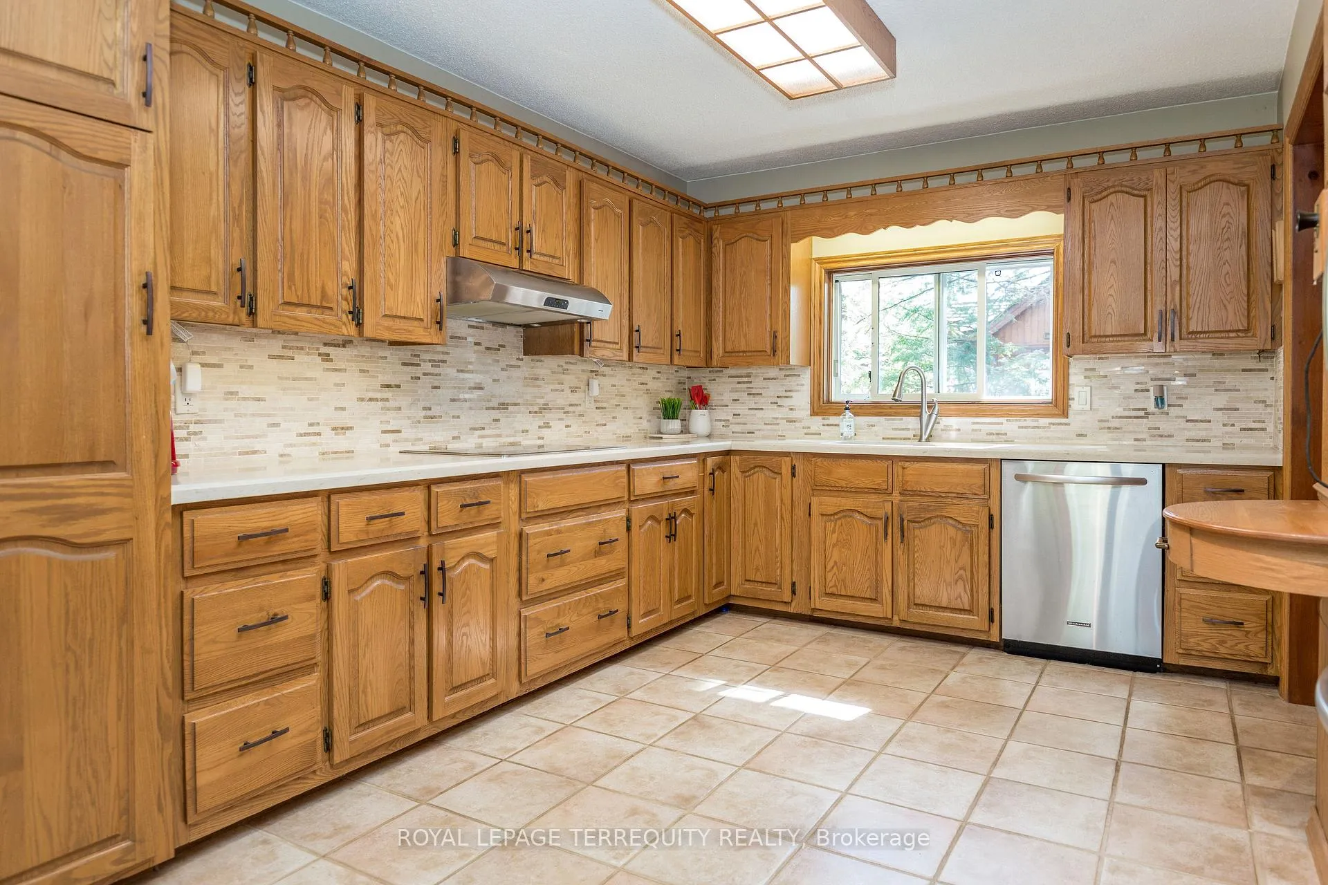 Photo 32 of 19 Finley Drive, Tiny, Rural Tiny — HOMEH