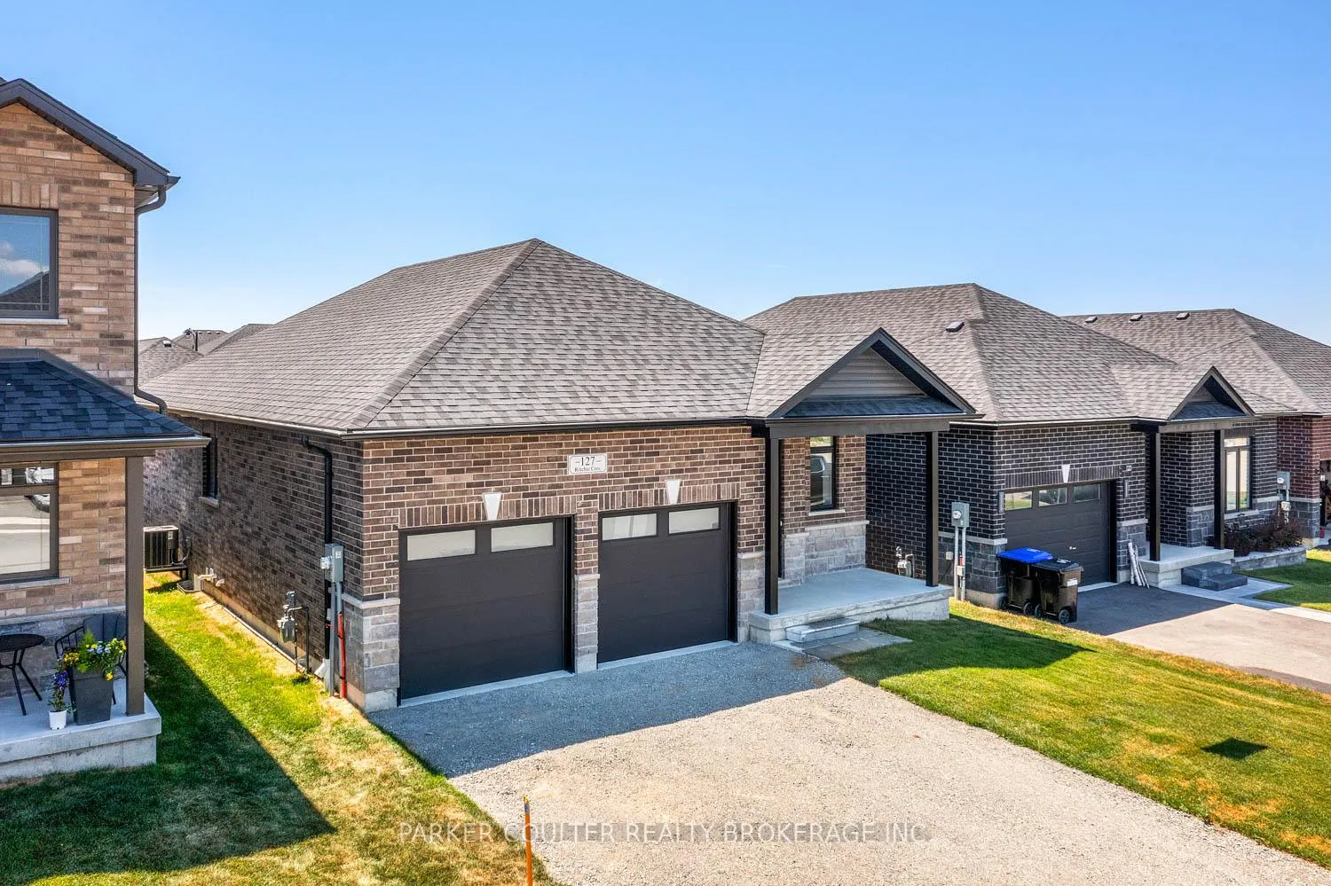 Photo 2 of 127 Ritchie Crescent, Springwater, Elmvale — HOMEH