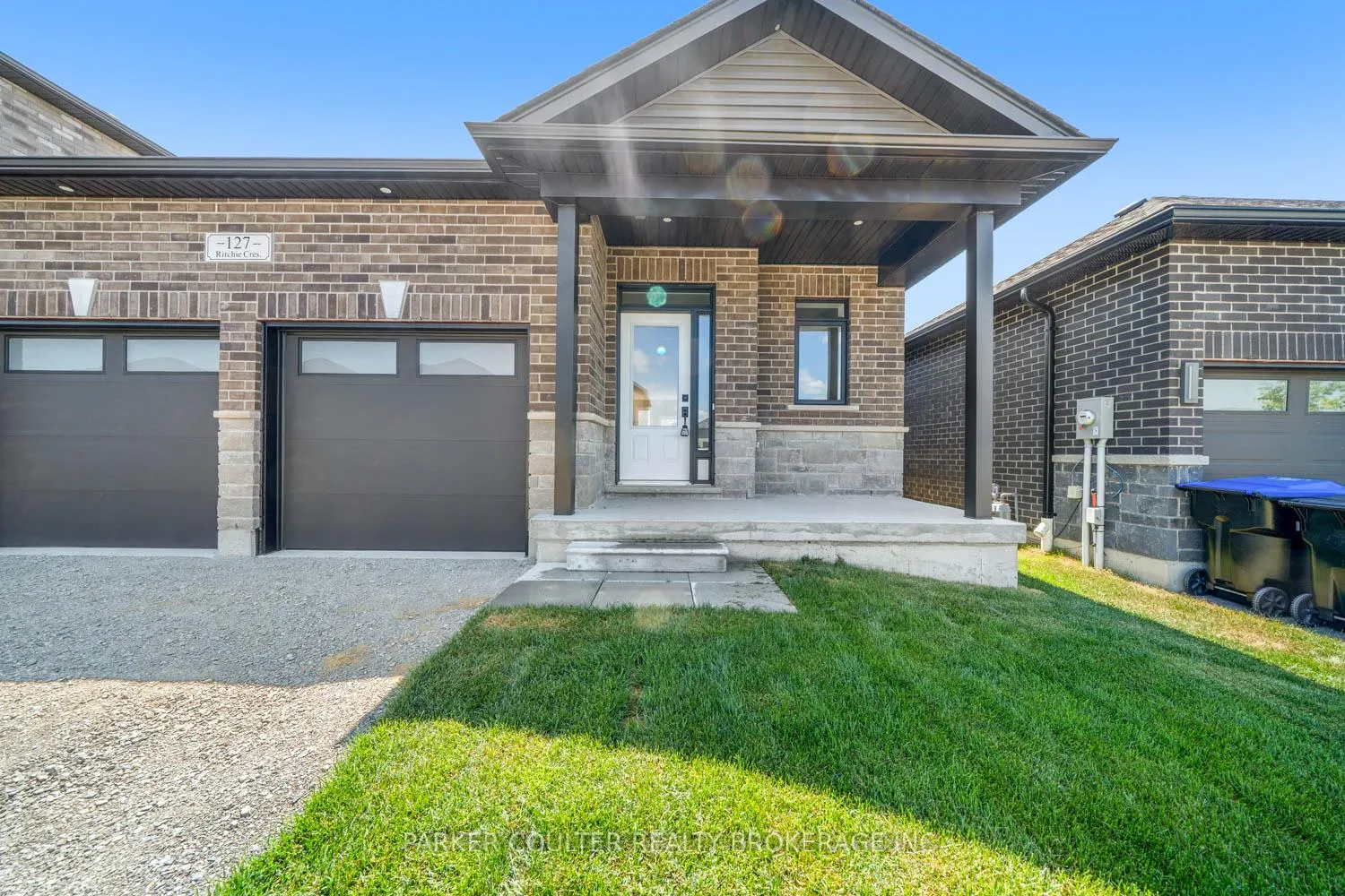 Photo 4 of 127 Ritchie Crescent, Springwater, Elmvale — HOMEH