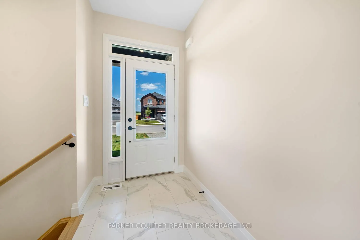 Photo 6 of 127 Ritchie Crescent, Springwater, Elmvale — HOMEH