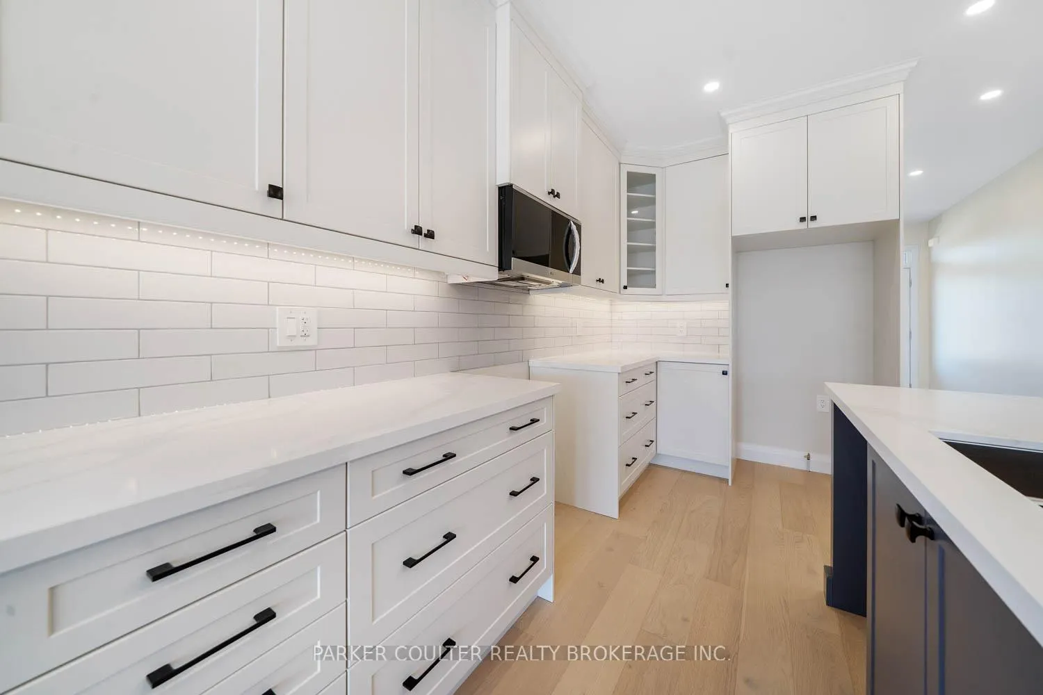 Photo 9 of 127 Ritchie Crescent, Springwater, Elmvale — HOMEH