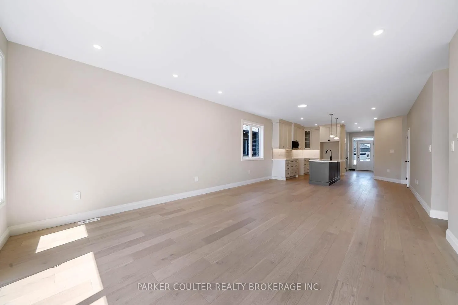 Photo 13 of 127 Ritchie Crescent, Springwater, Elmvale — HOMEH