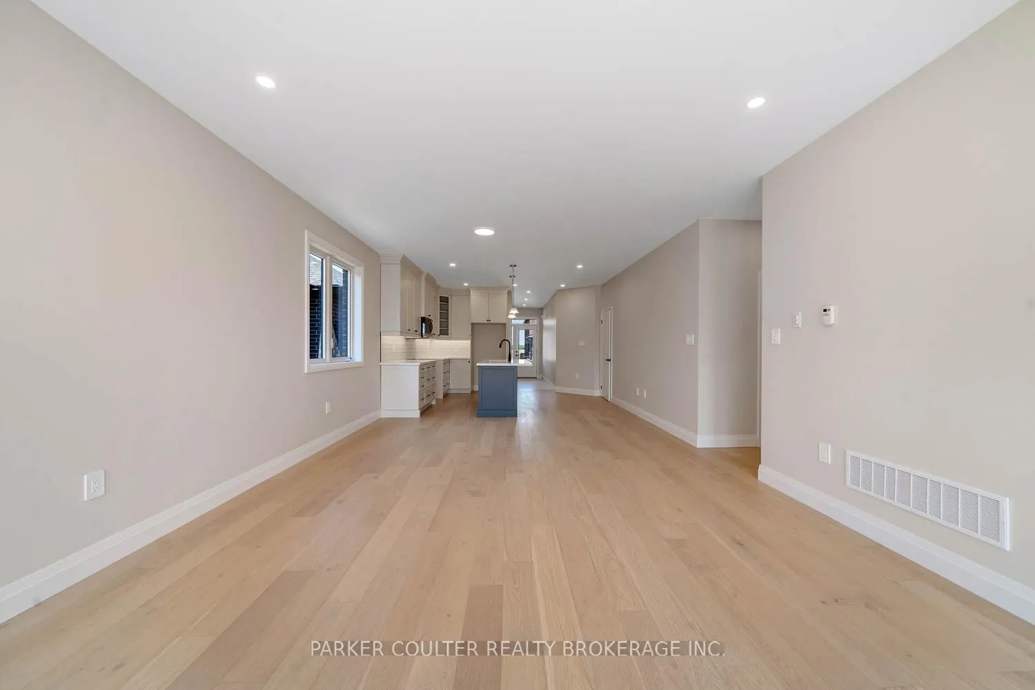 Photo 15 of 127 Ritchie Crescent, Springwater, Elmvale — HOMEH