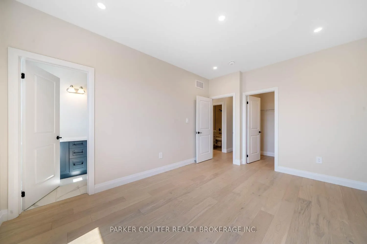 Photo 22 of 127 Ritchie Crescent, Springwater, Elmvale — HOMEH