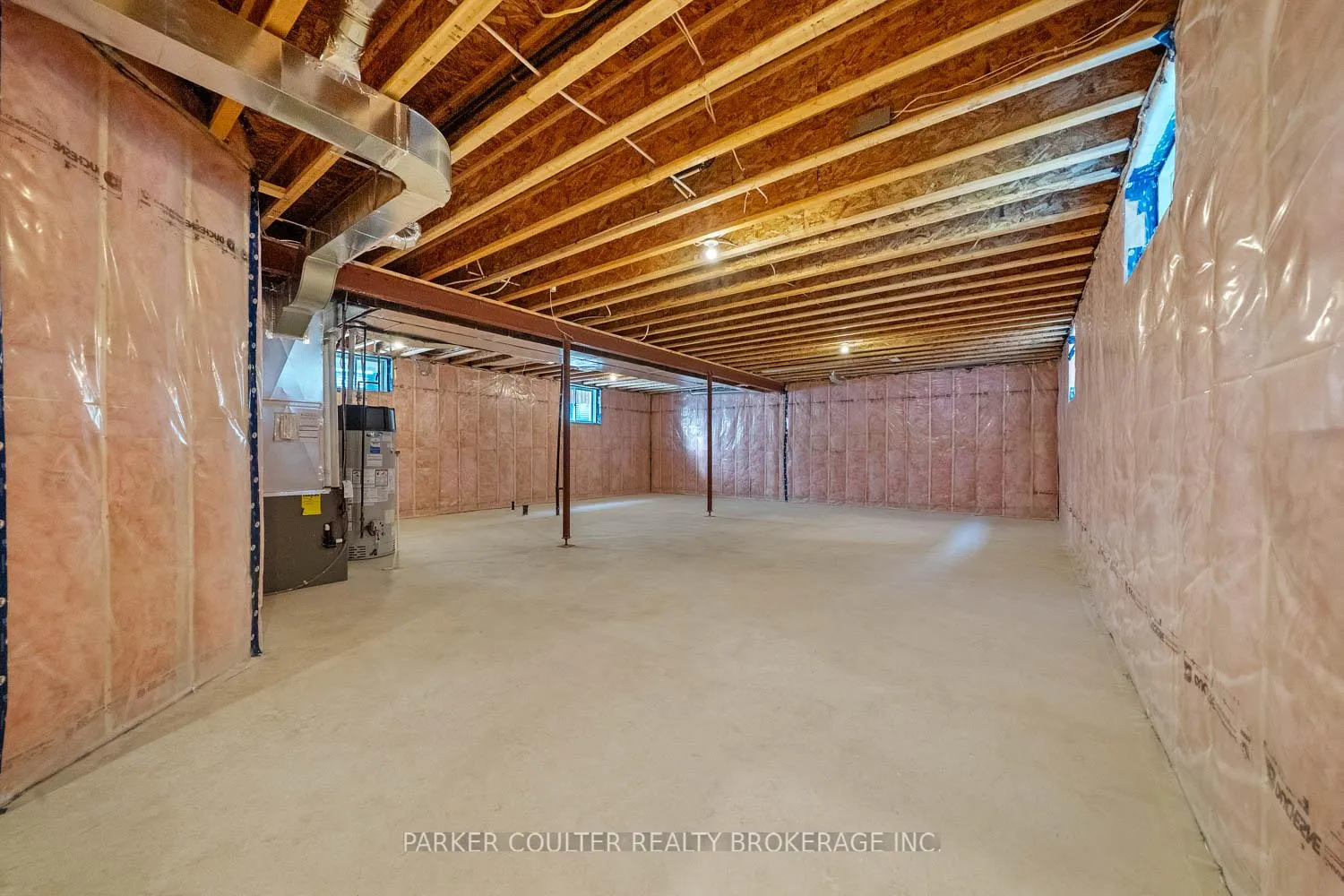 Photo 25 of 127 Ritchie Crescent, Springwater, Elmvale — HOMEH