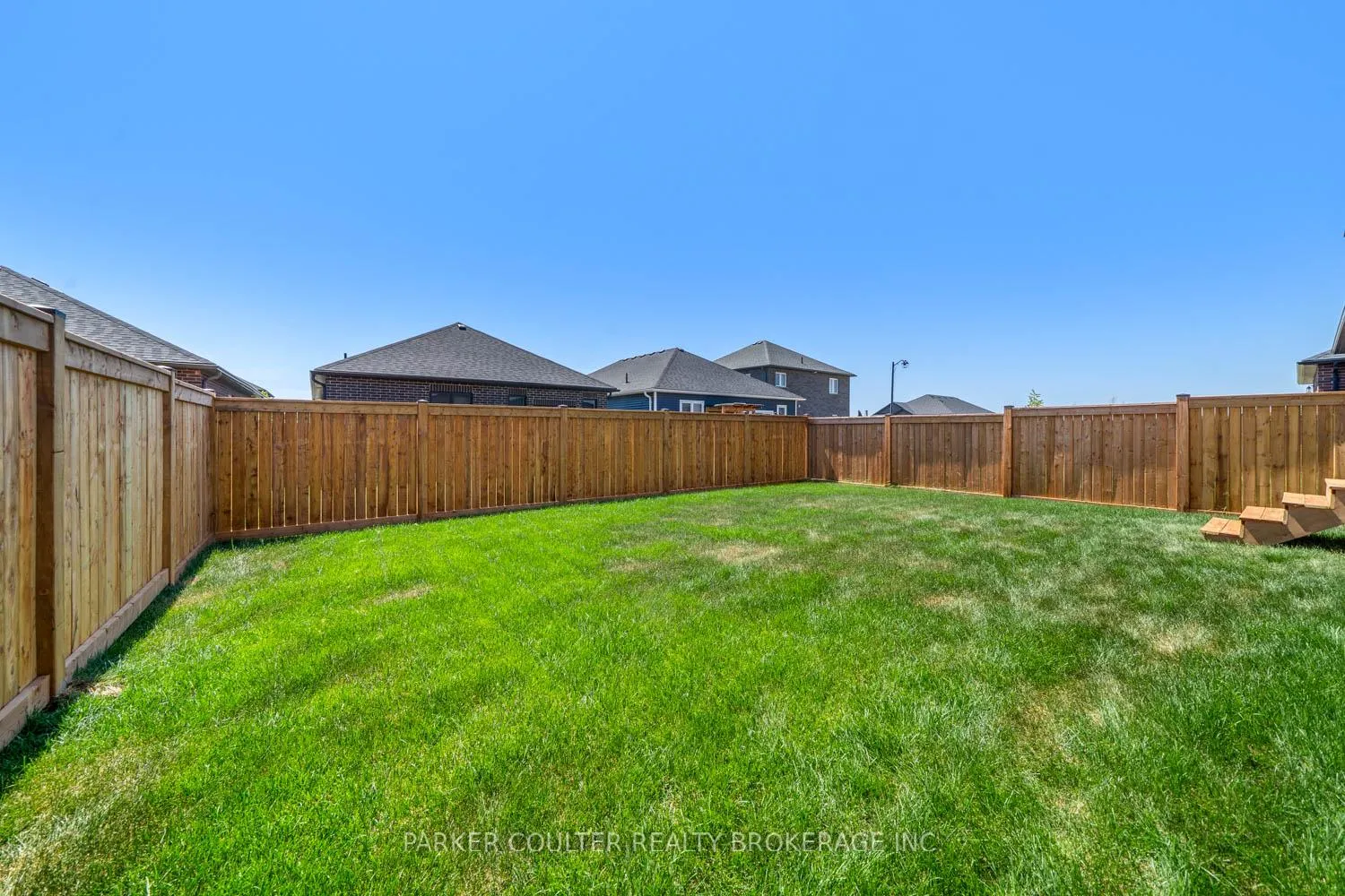 Photo 26 of 127 Ritchie Crescent, Springwater, Elmvale — HOMEH