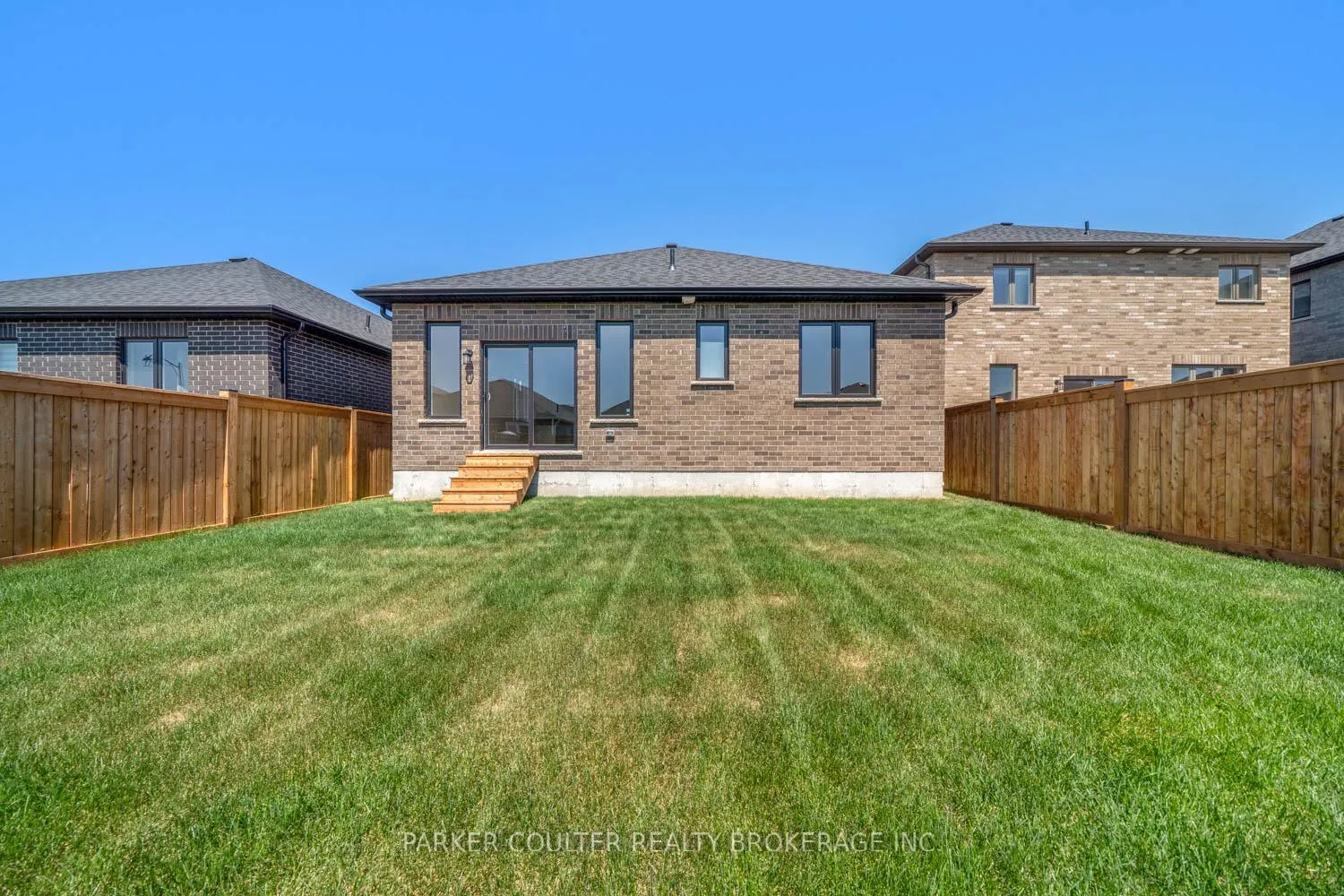 Photo 27 of 127 Ritchie Crescent, Springwater, Elmvale — HOMEH