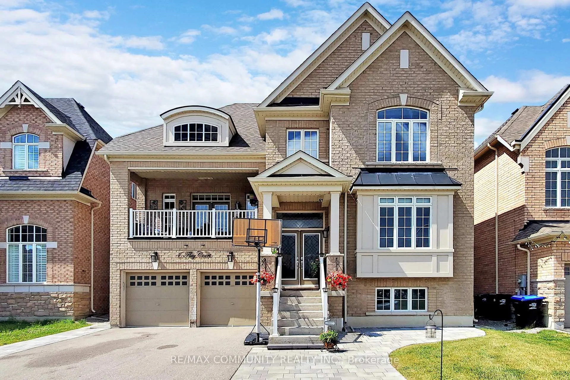 Front of 4 Flay Court