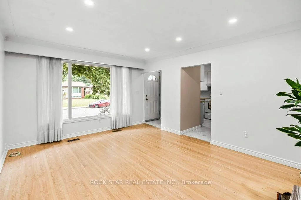 Photo 4 of 25 Greeningdon Drive, Hamilton, Greeningdon — HOMEH