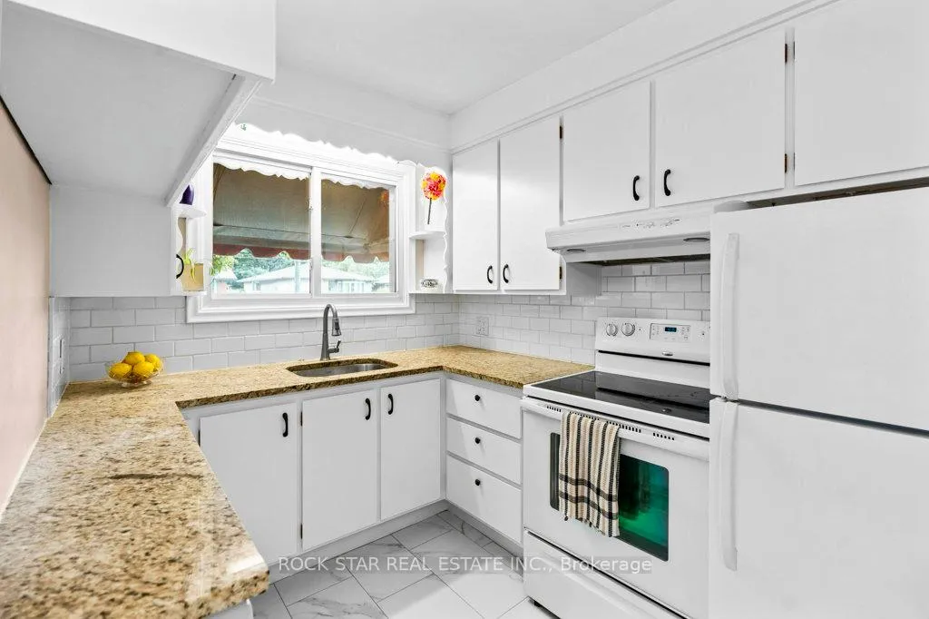Photo 6 of 25 Greeningdon Drive, Hamilton, Greeningdon — HOMEH