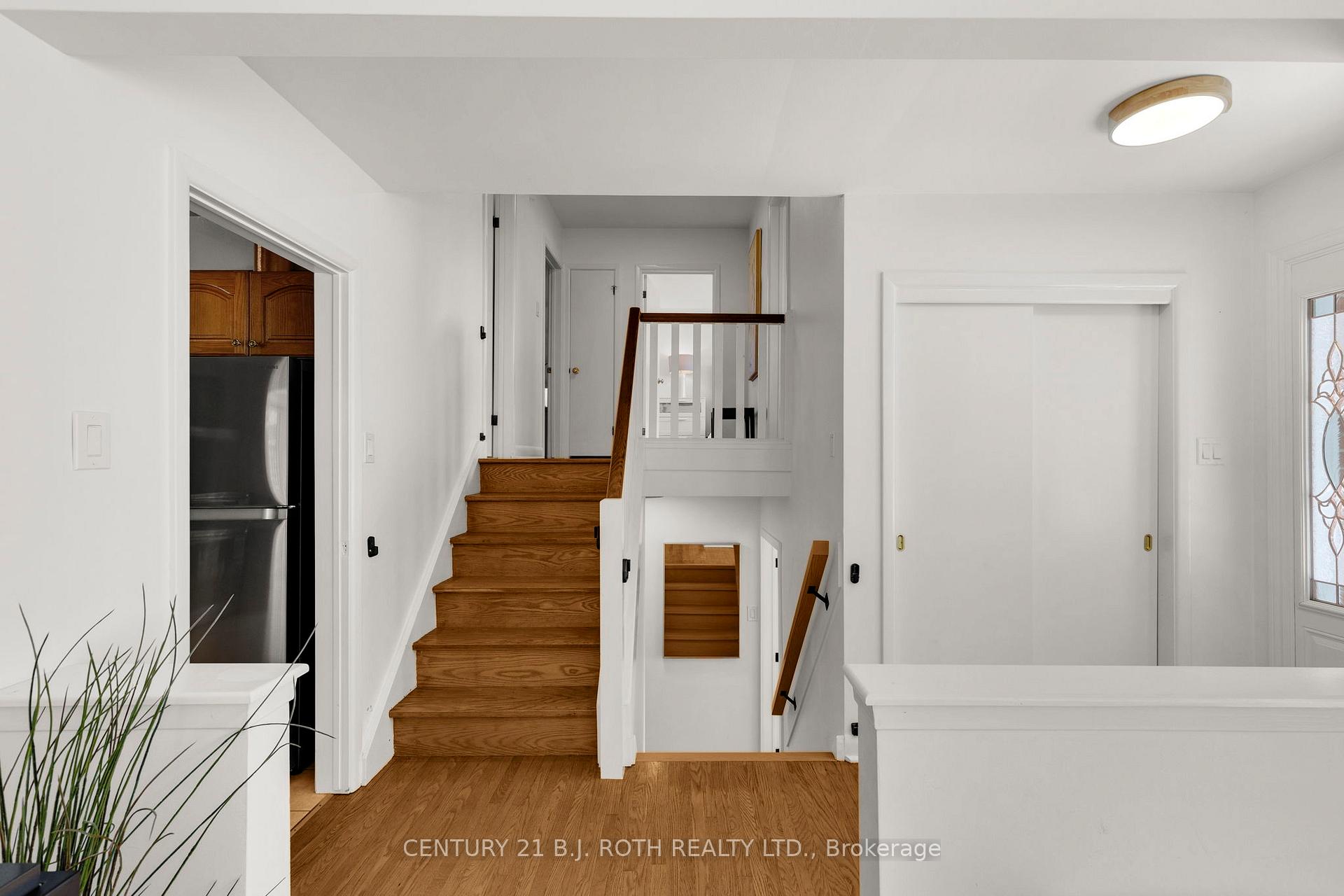 Photo 5 of 410 Codrington Street, Barrie, Codrington — HOMEH