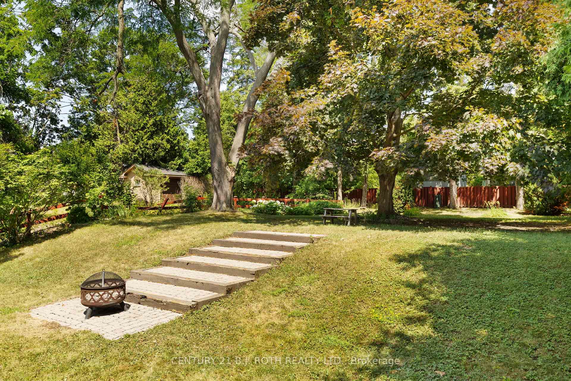 Photo 34 of 410 Codrington Street, Barrie, Codrington — HOMEH