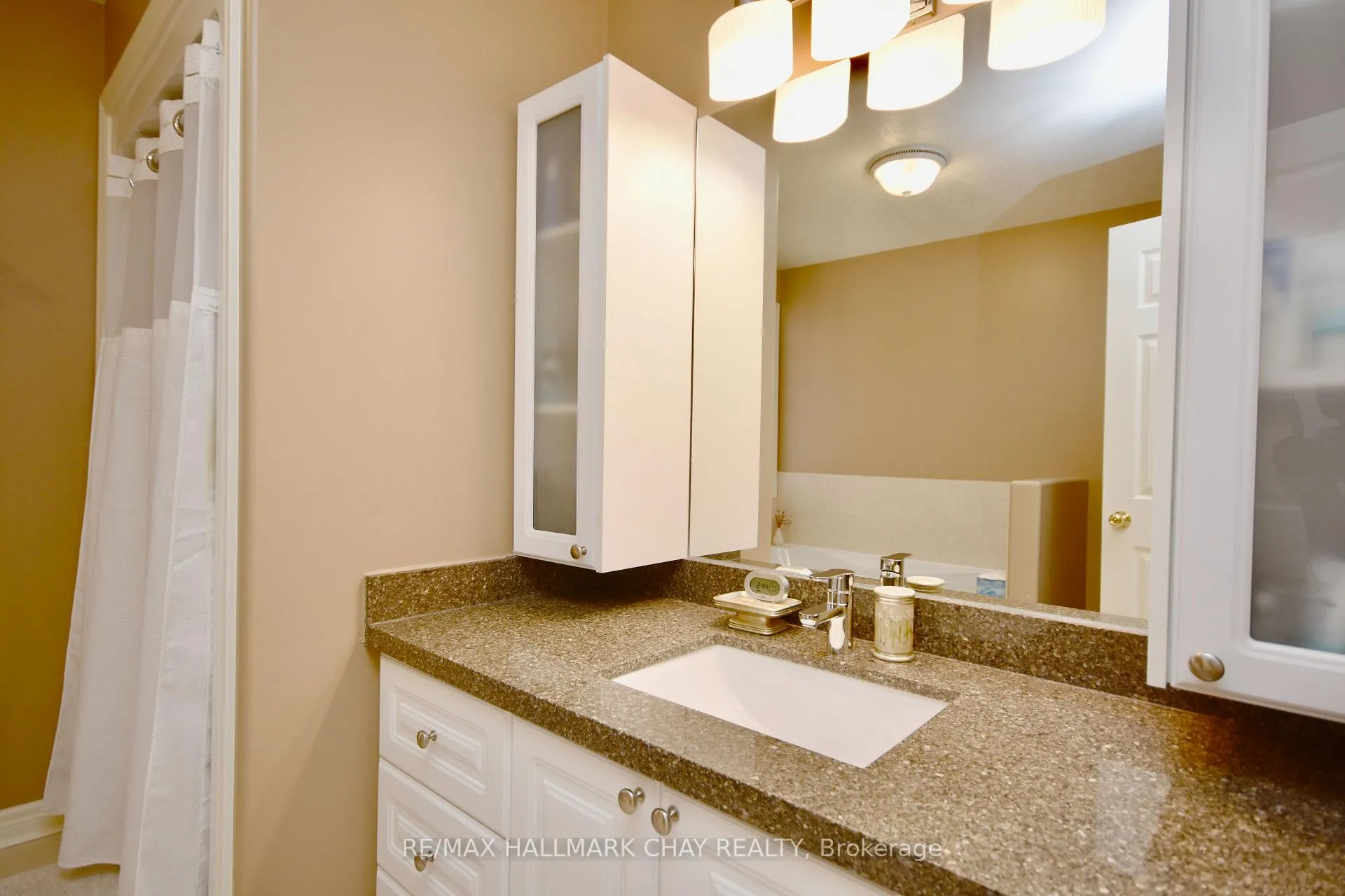 Photo 25 of 167 Crompton Drive, Barrie, Little Lake — HOMEH