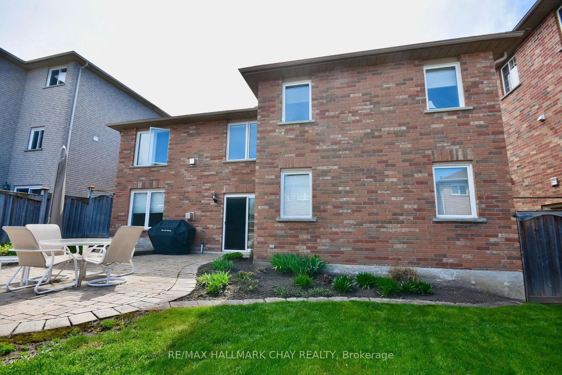 Photo 38 of 167 Crompton Drive, Barrie, Little Lake — HOMEH
