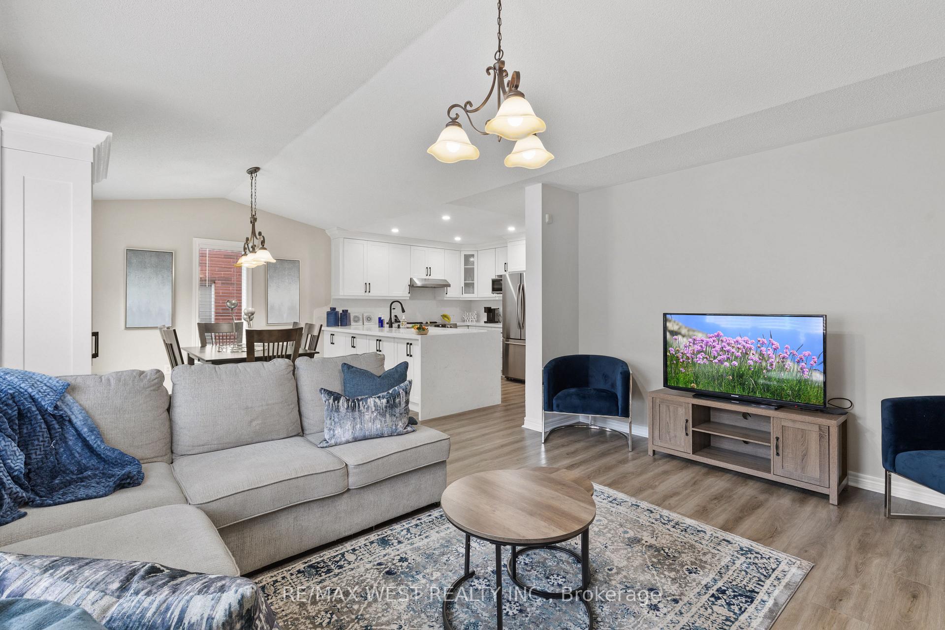 Photo 21 of 30 Cross Country Boulevard, Caledon, Bolton West — HOMEH