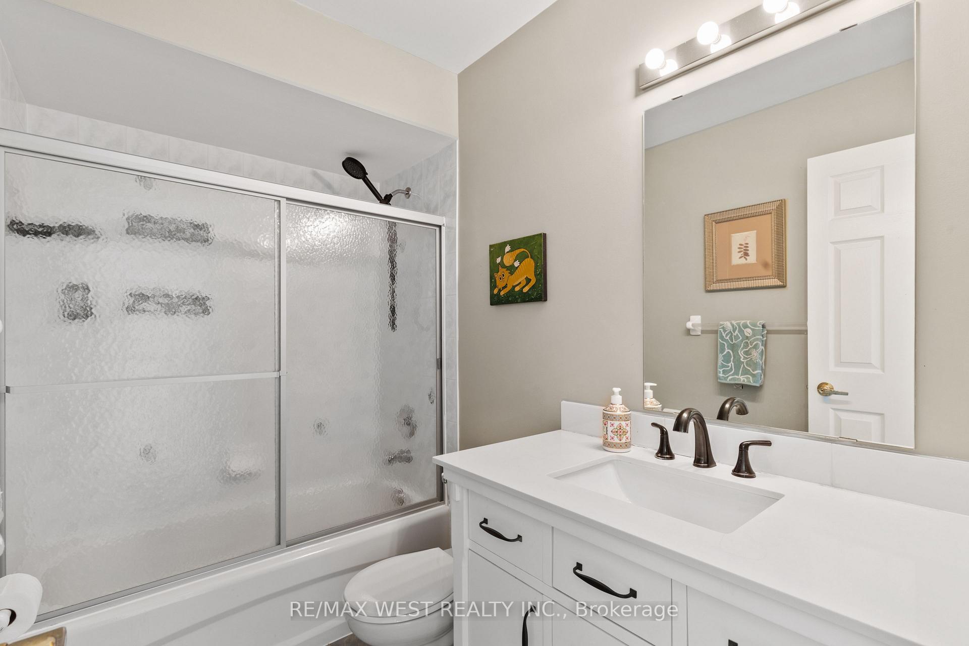 Photo 15 of 30 Cross Country Boulevard, Caledon, Bolton West — HOMEH