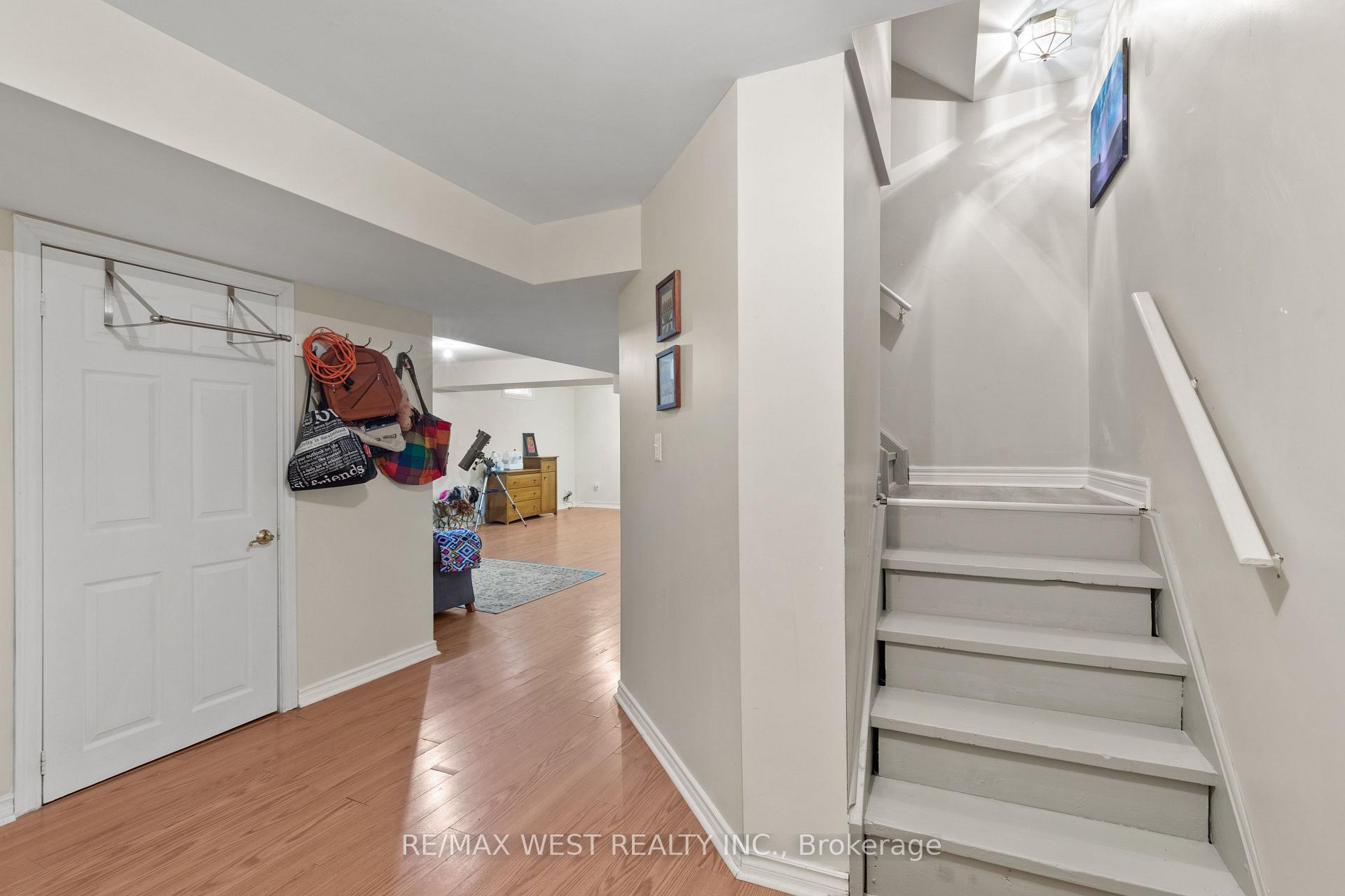 Photo 20 of 30 Cross Country Boulevard, Caledon, Bolton West — HOMEH