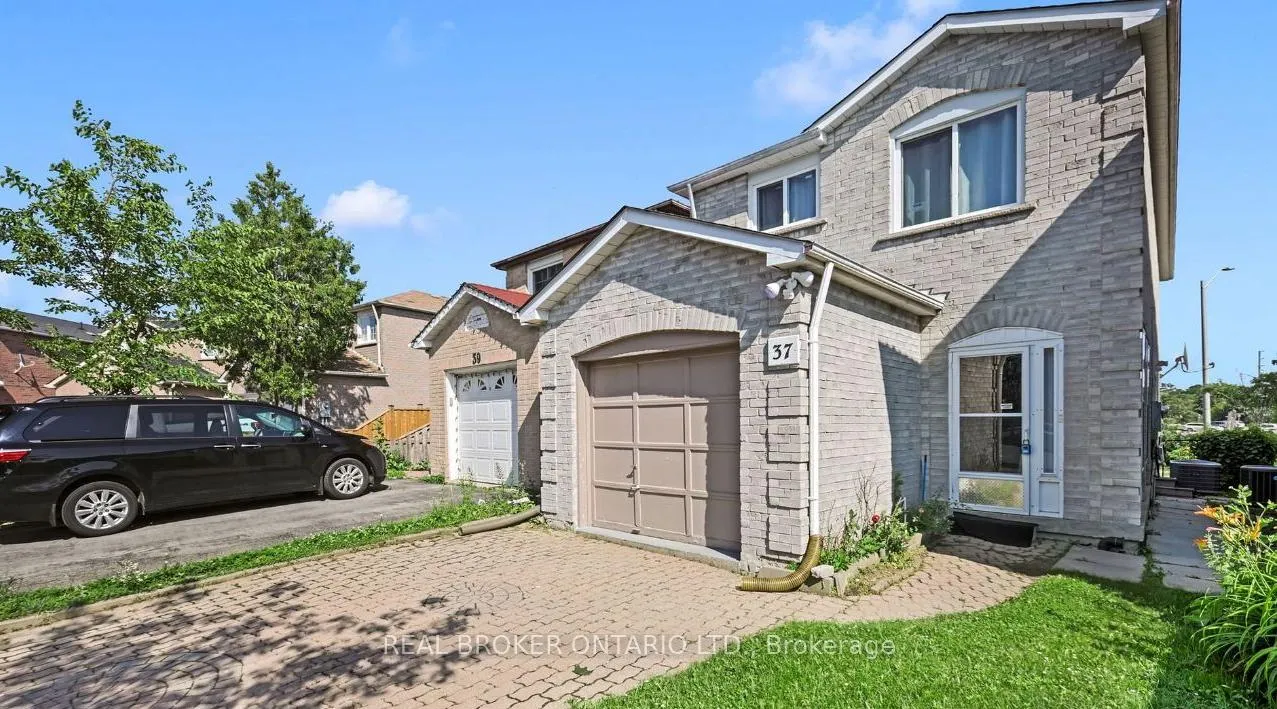 Photo 3 of 37 Stather Crescent, Markham, Milliken Mills East — HOMEH