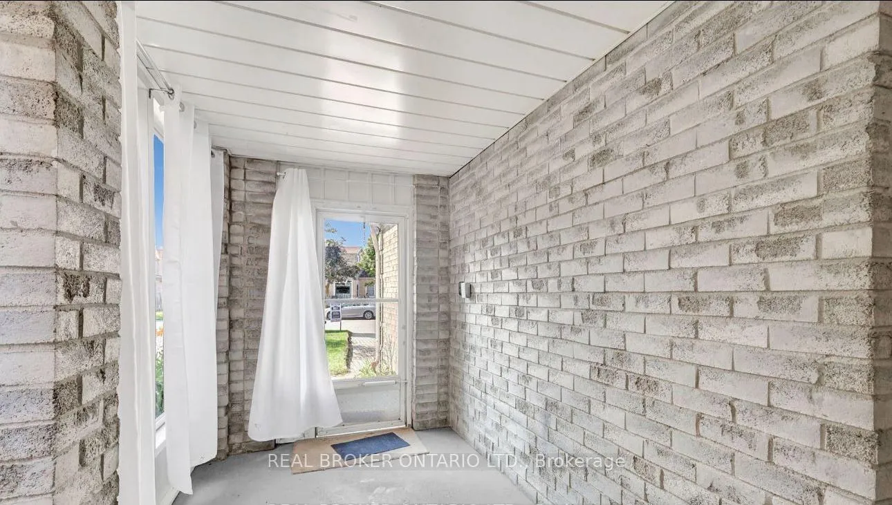 Photo 5 of 37 Stather Crescent, Markham, Milliken Mills East — HOMEH