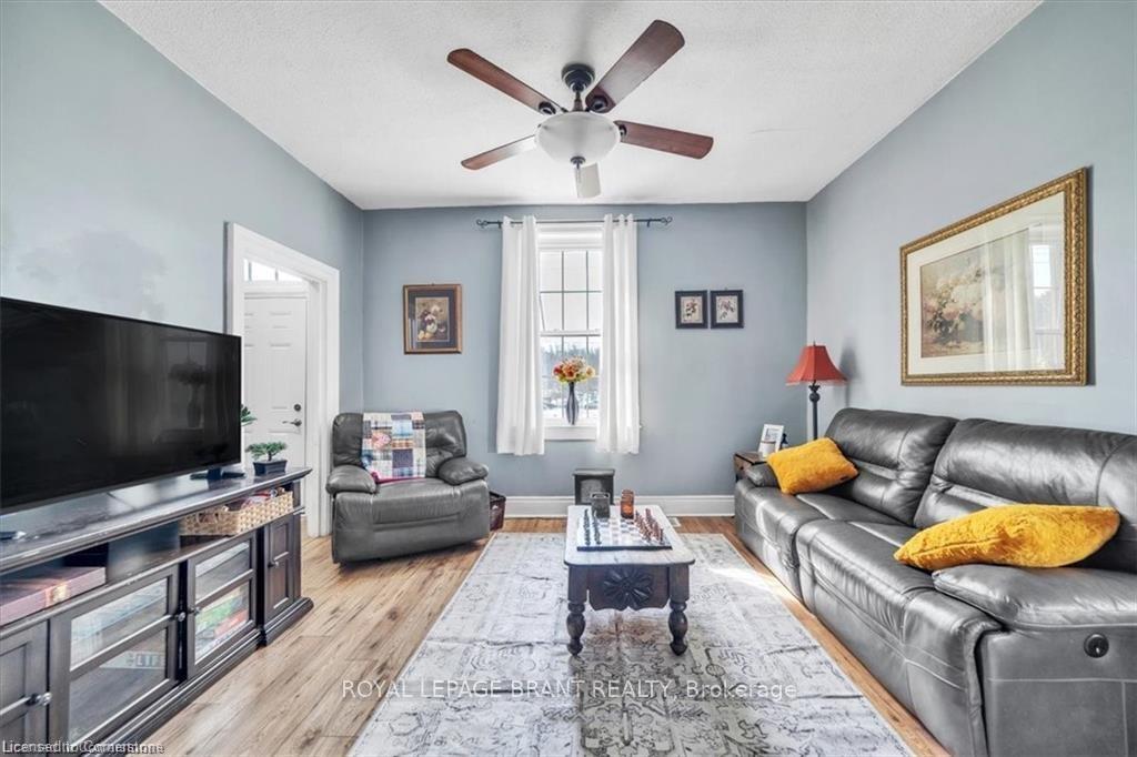 Photo 4 of 40 Walnut Lane, Brant, Paris — HOMEH