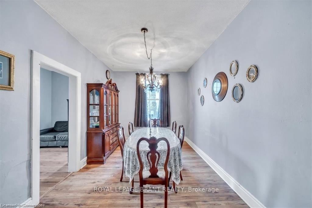 Photo 5 of 40 Walnut Lane, Brant, Paris — HOMEH