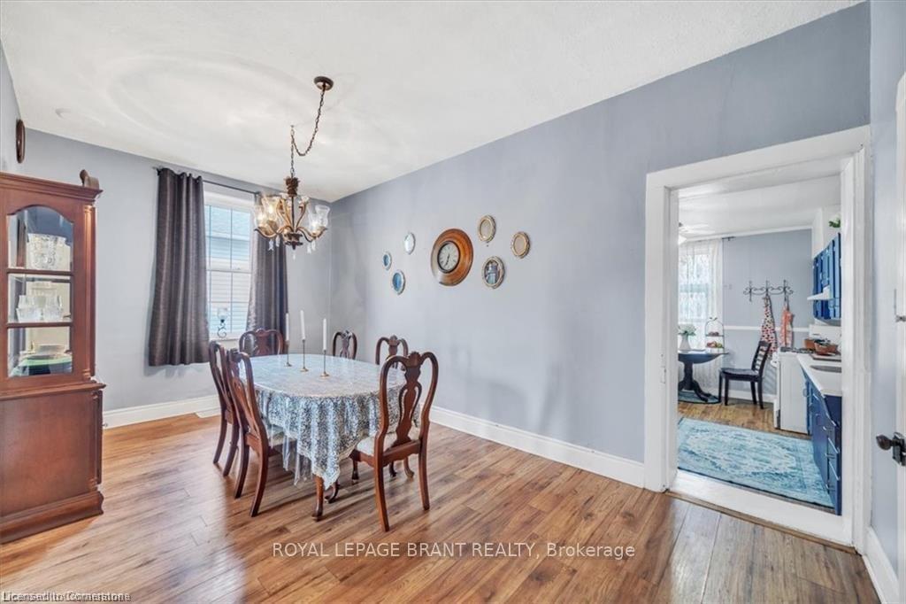 Photo 6 of 40 Walnut Lane, Brant, Paris — HOMEH