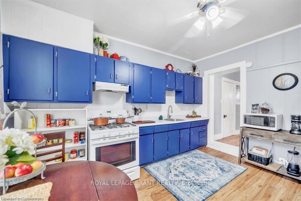 Photo 7 of 40 Walnut Lane, Brant, Paris — HOMEH