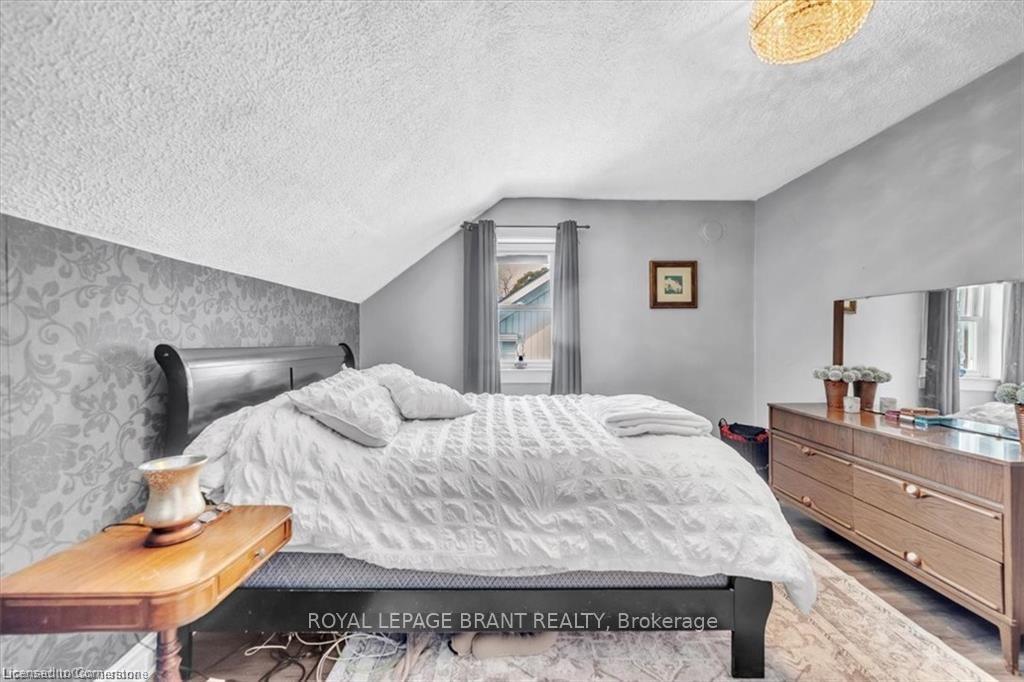 Photo 8 of 40 Walnut Lane, Brant, Paris — HOMEH